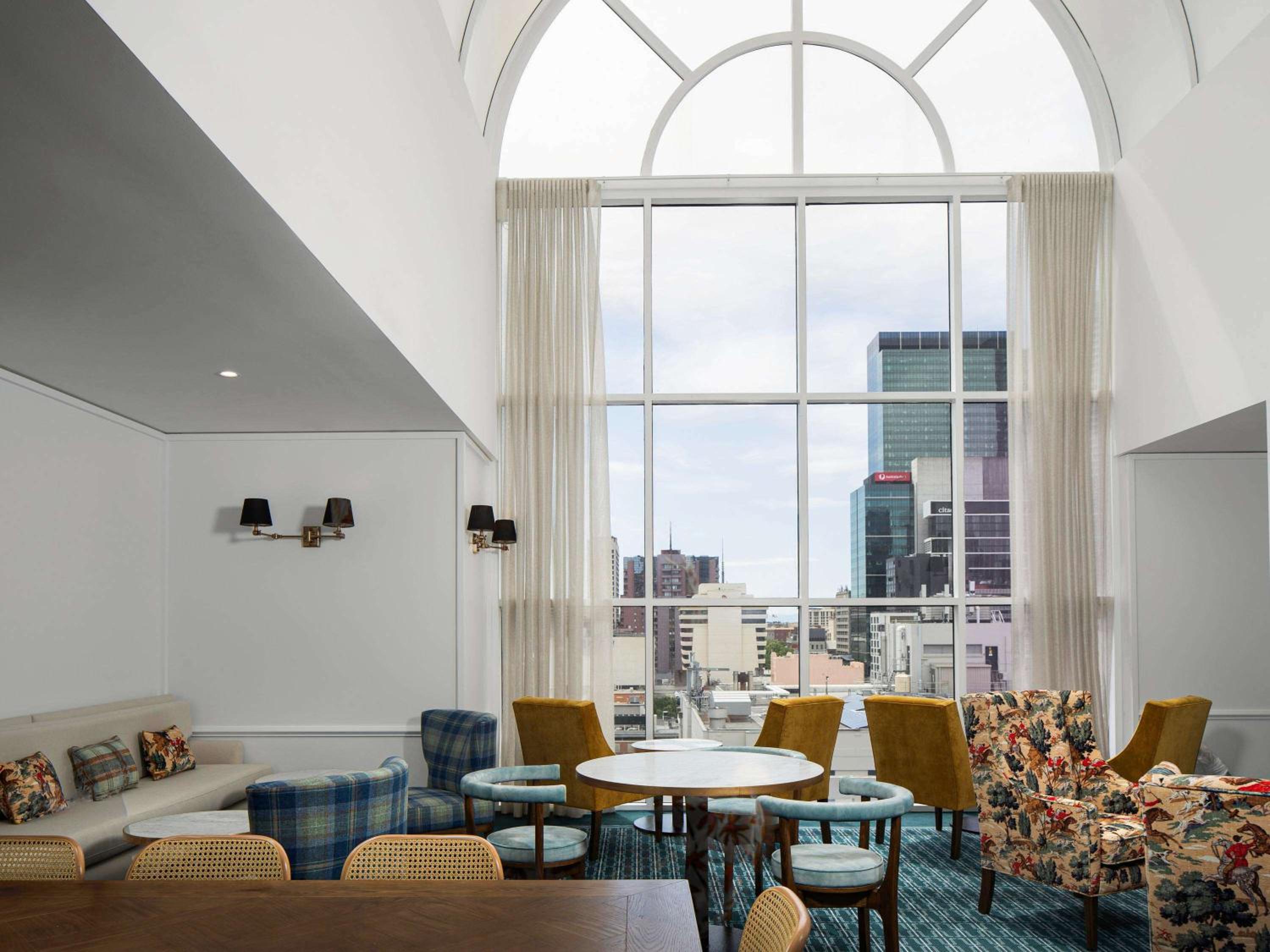 King Superior Room - Club Lounge Access - Photo 10