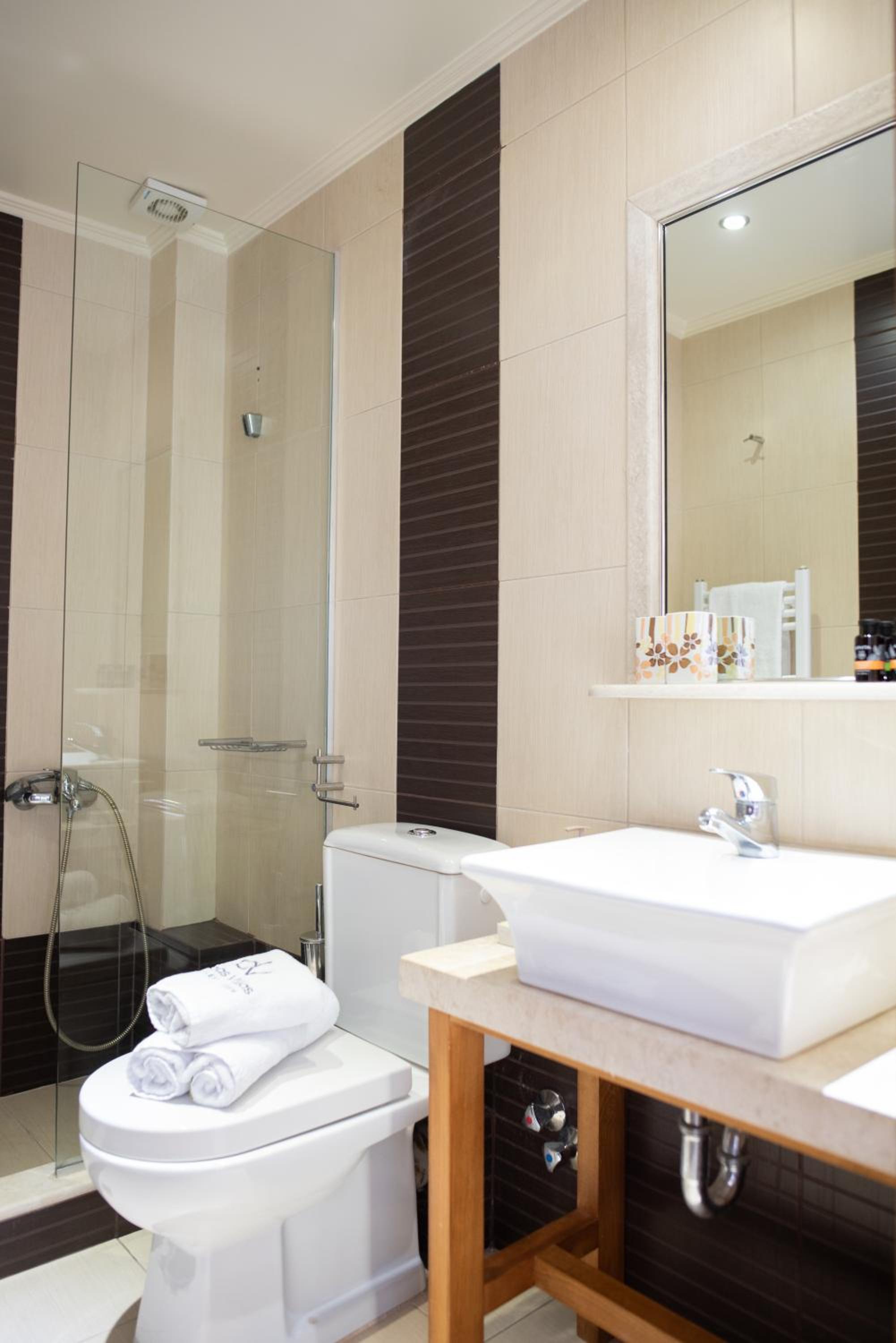 Three-Bedroom Villa - Photo 18