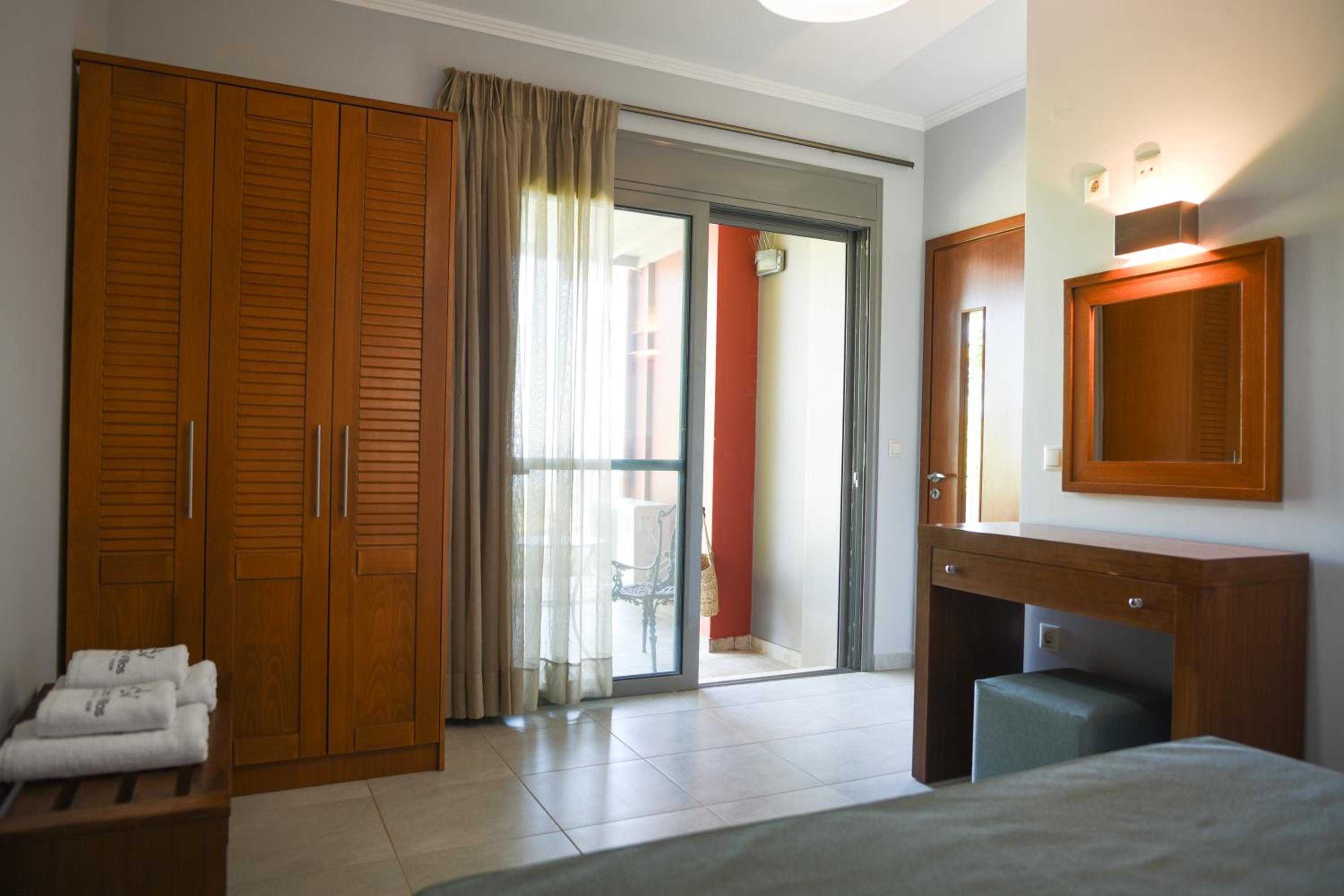 Three-Bedroom Villa - Photo 16