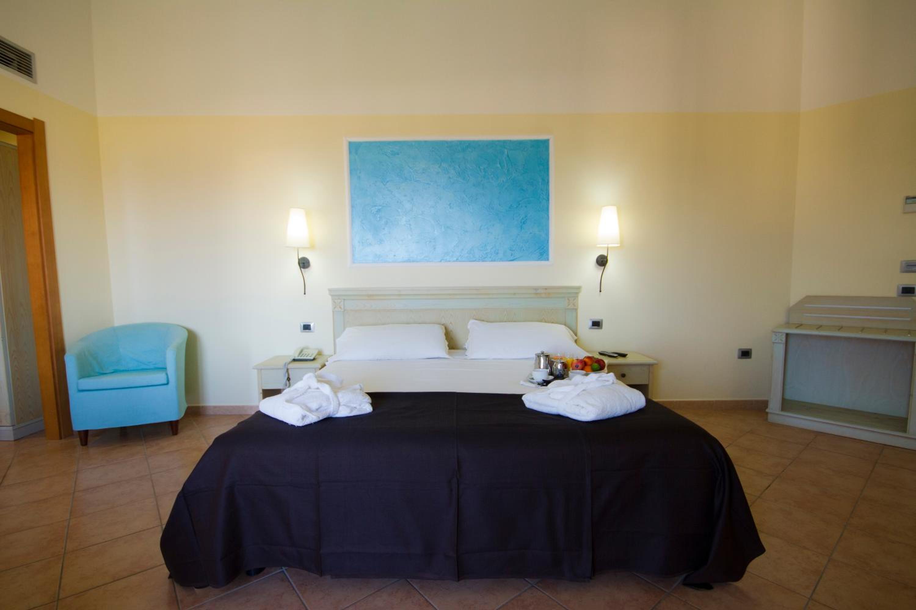 Double Room with Sea View - Photo 9