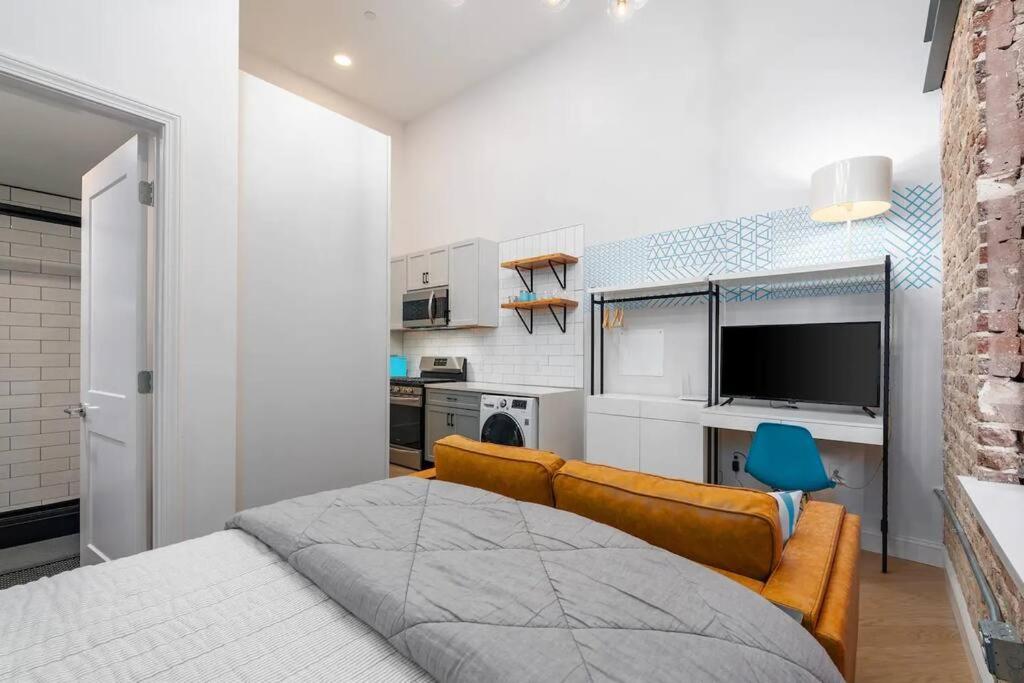 One-Bedroom Apartment photo 1