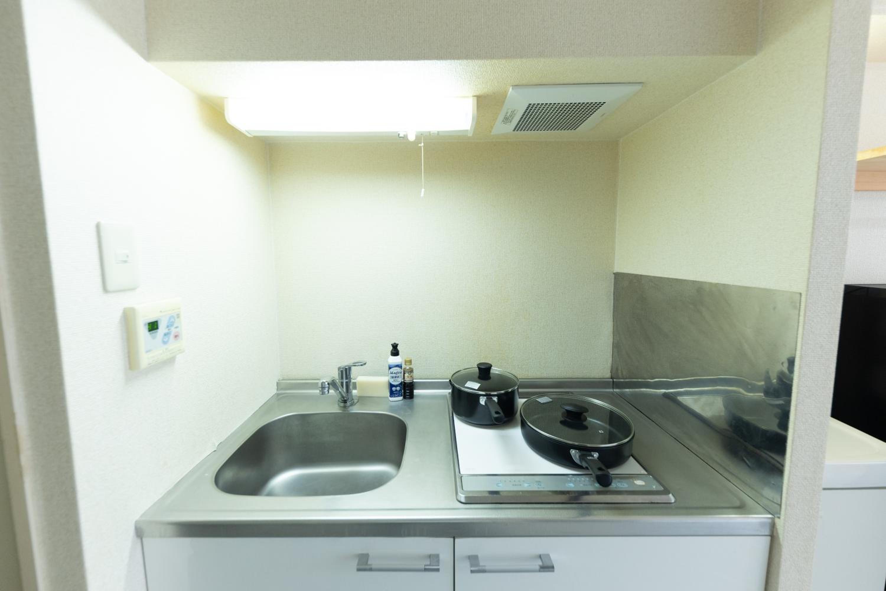 One-Bedroom Apartment - Non-Smoking photo 2