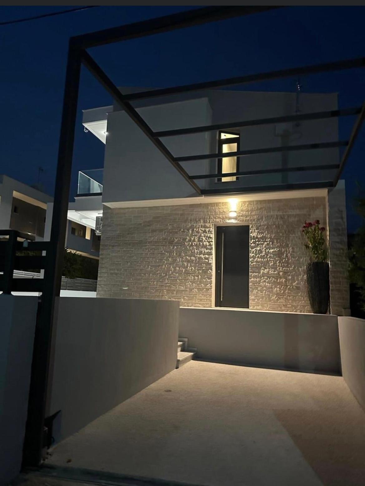 Three-Bedroom Villa photo 2
