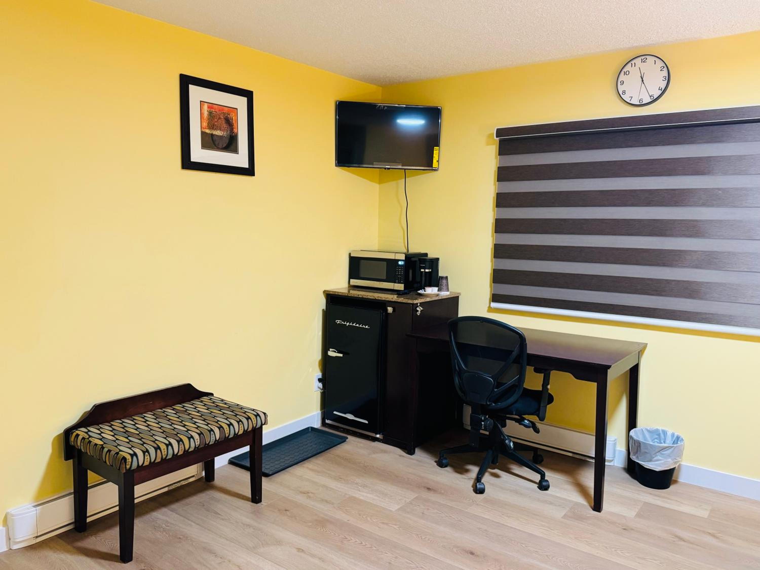 Deluxe Double Room with Extra Bed photo 3