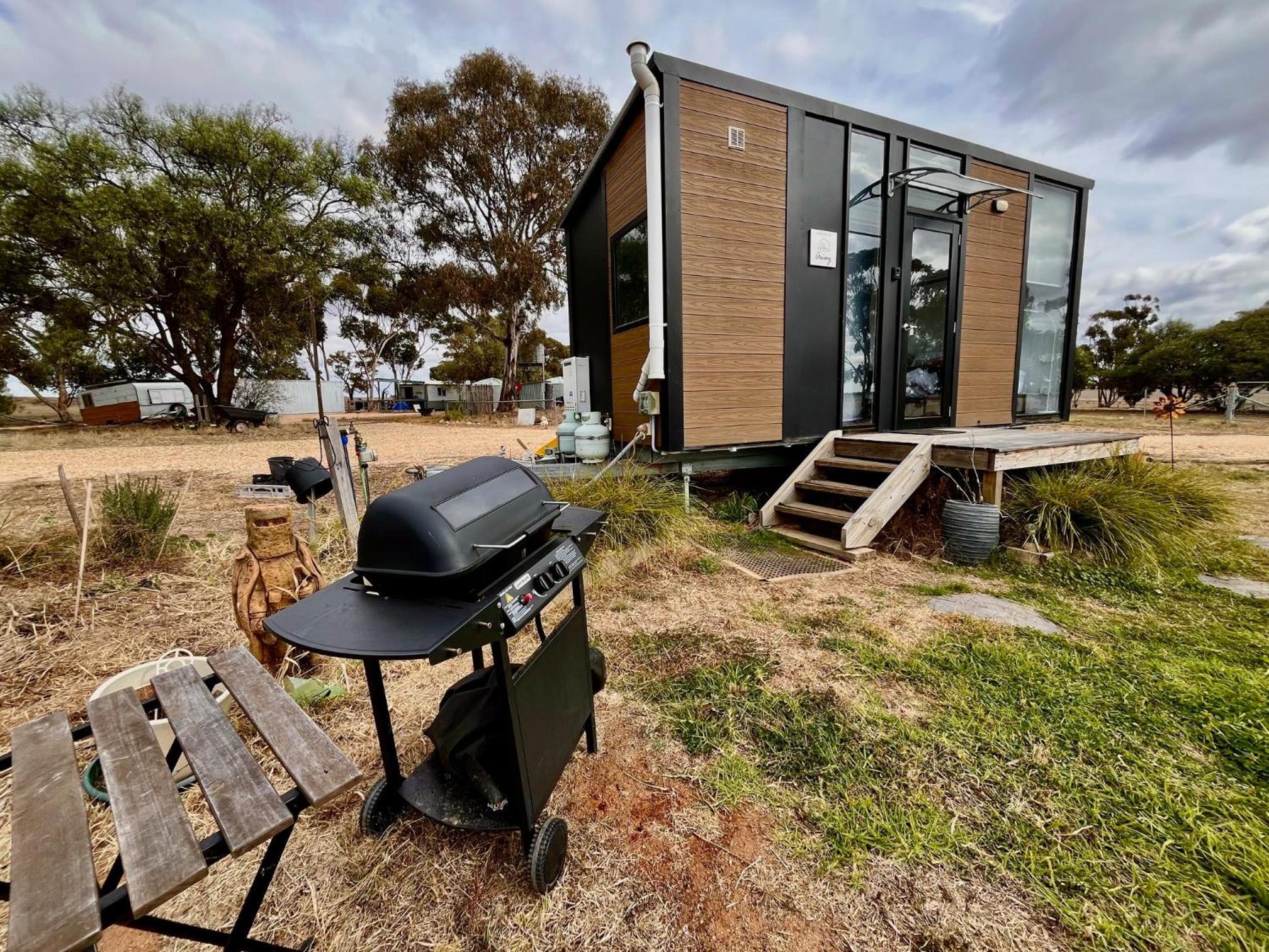 Mobile Home photo 2