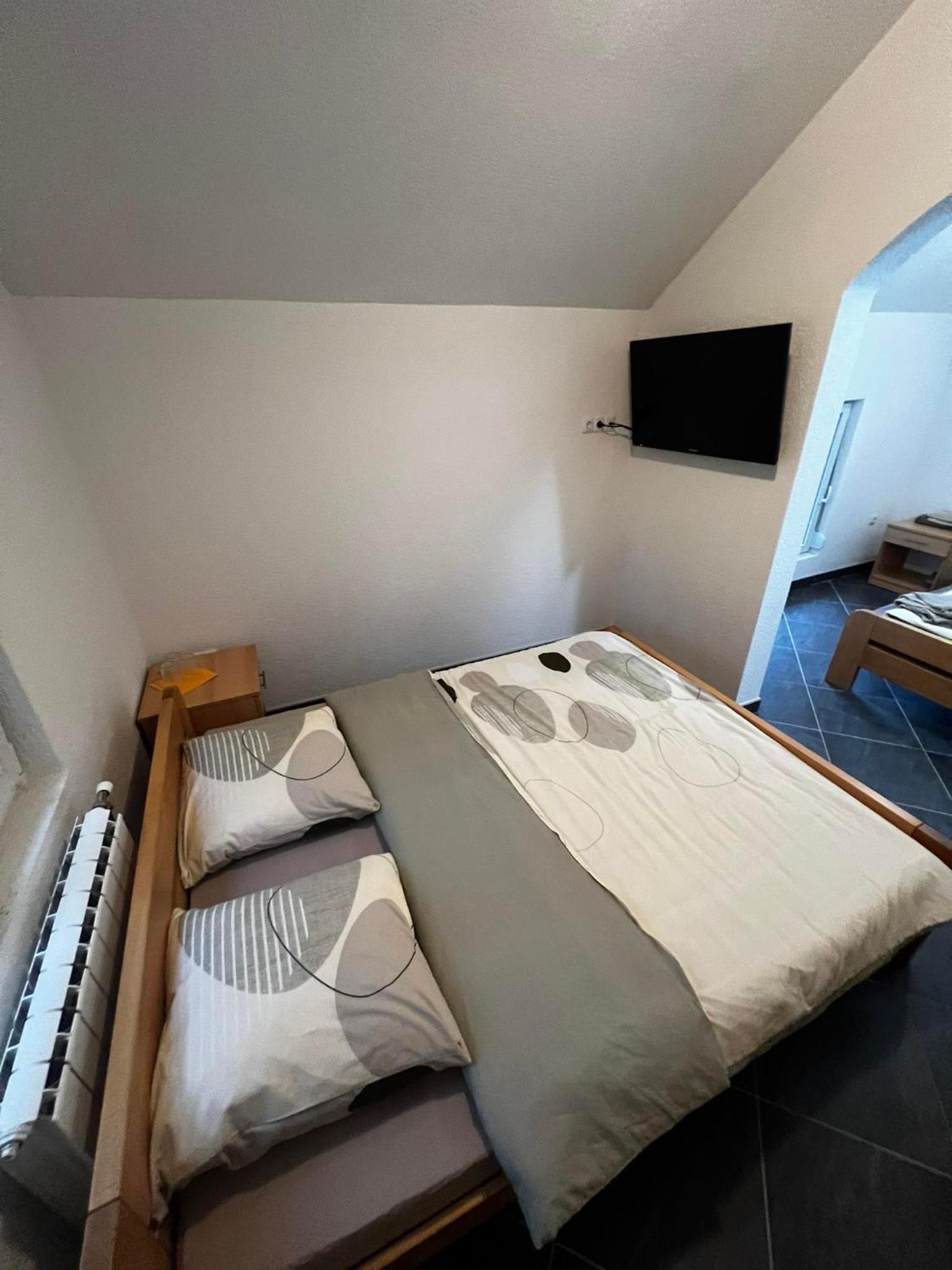 Triple Room with Bathroom photo 1
