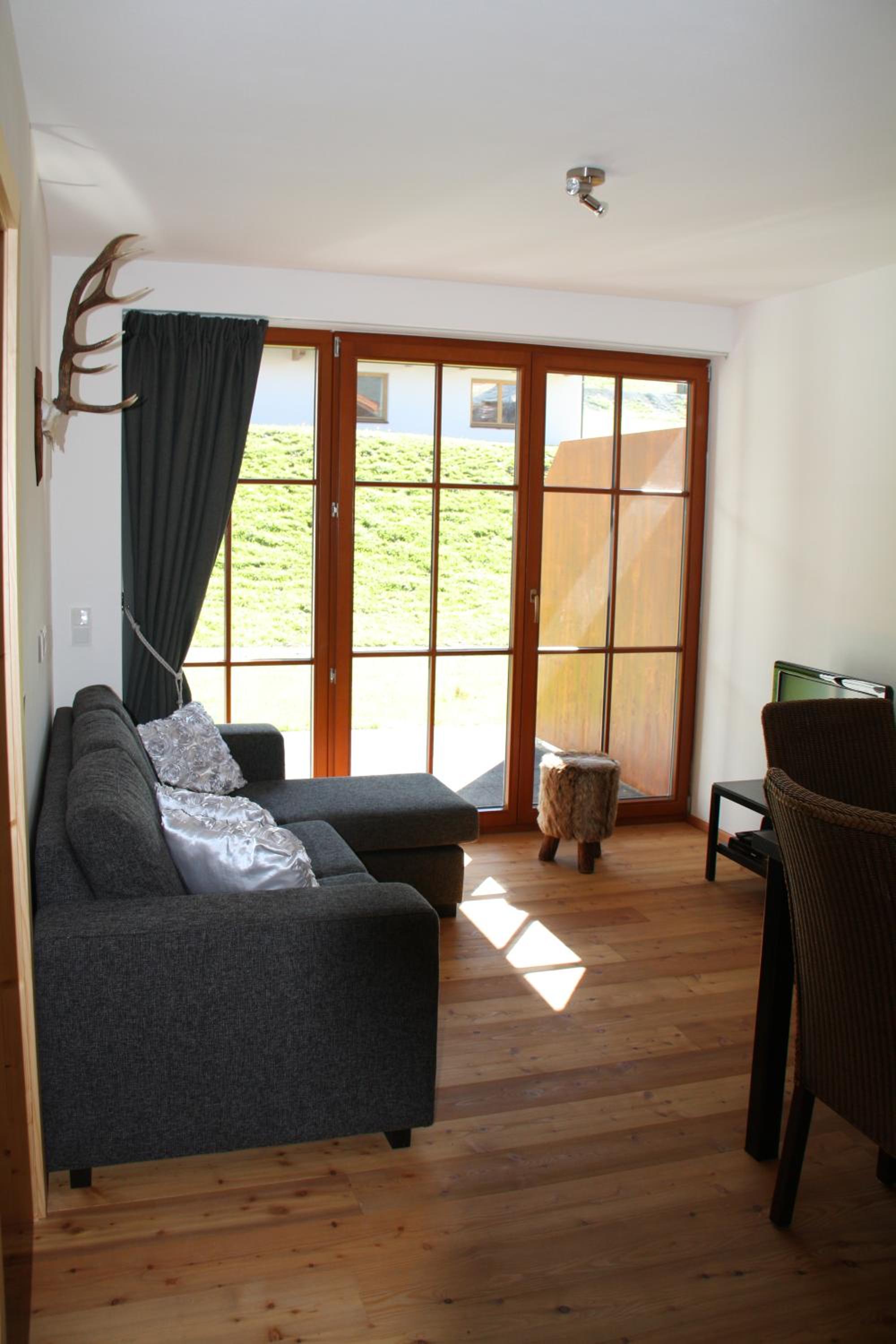 Apartment with Mountain View photo 3