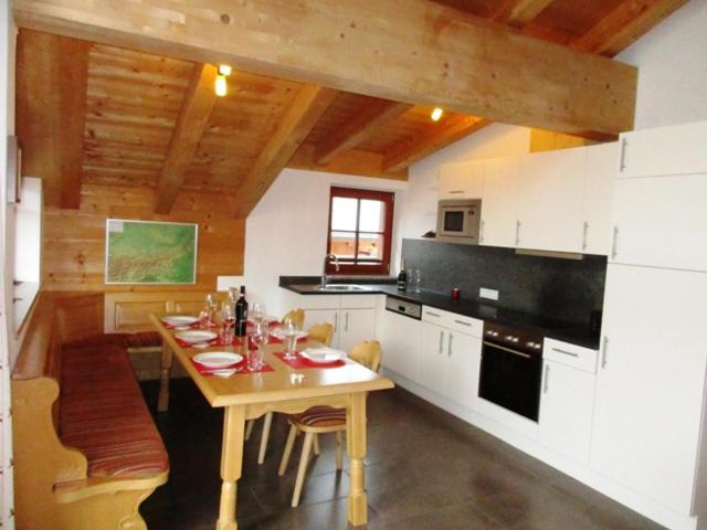 Apartment with Mountain View photo 3