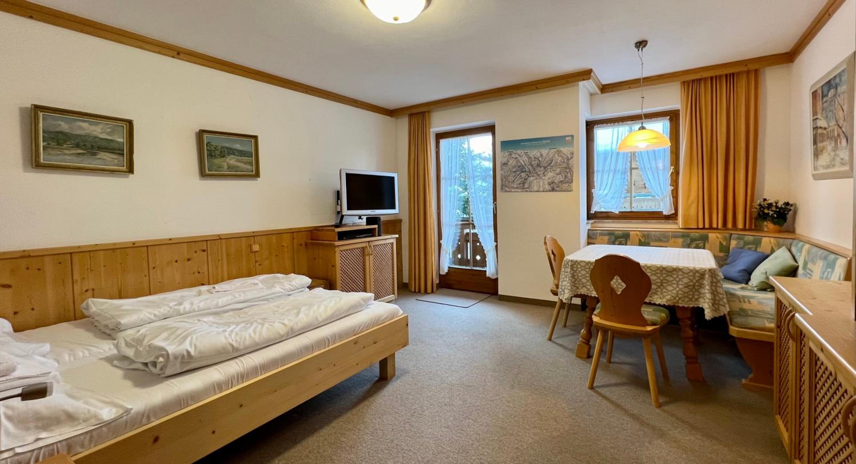 Apartment with Mountain View photo 3