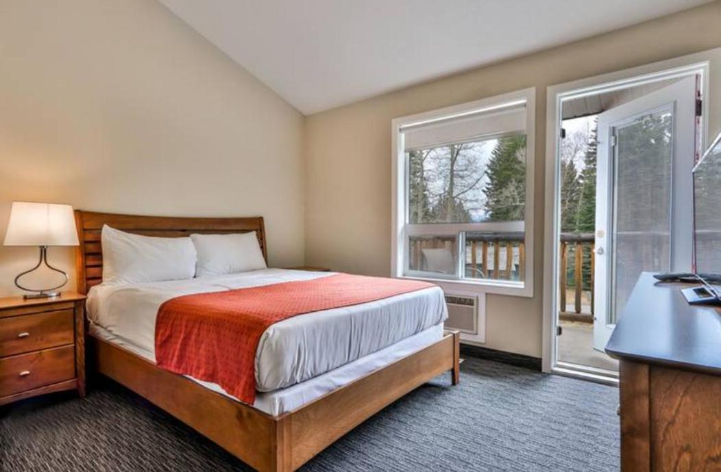 Two-Bedroom House photo 1