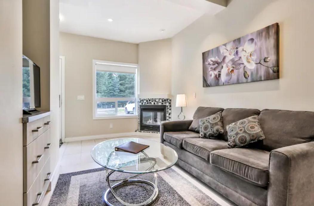 Two-Bedroom House photo 2