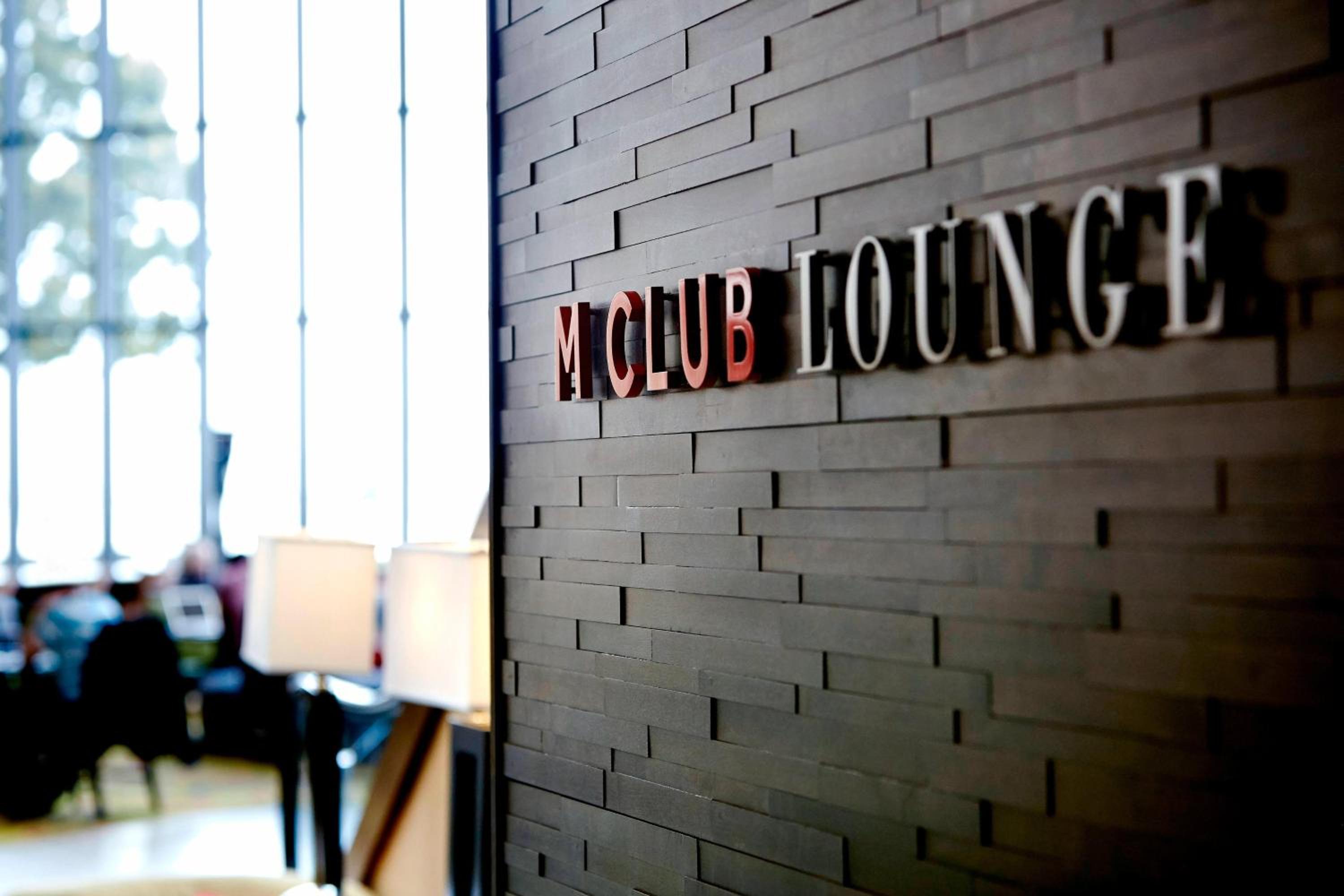 M Club Guest Room with two double beds and M Club lounge access - Photo 2