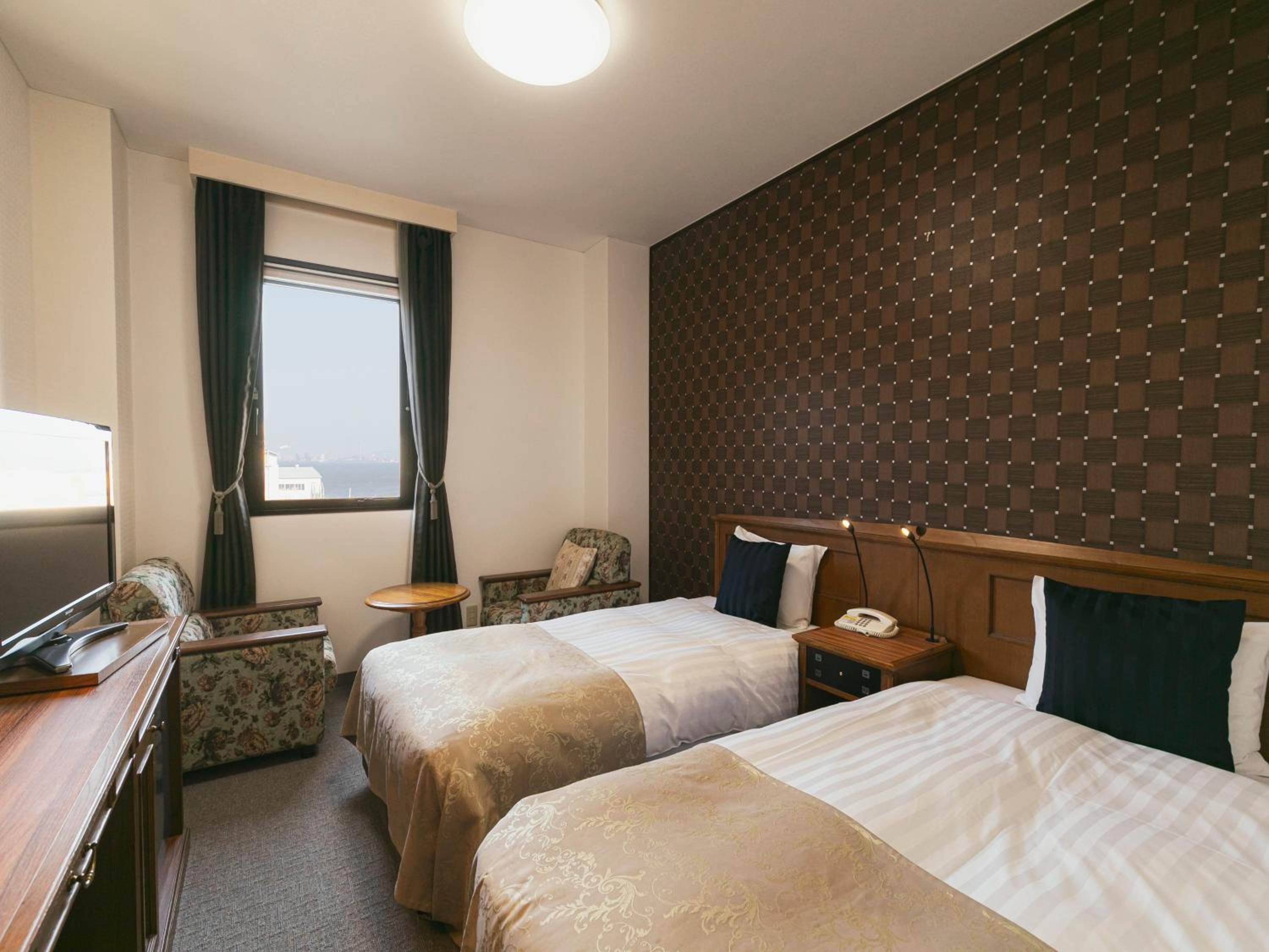 Standard Twin Room - Photo 2
