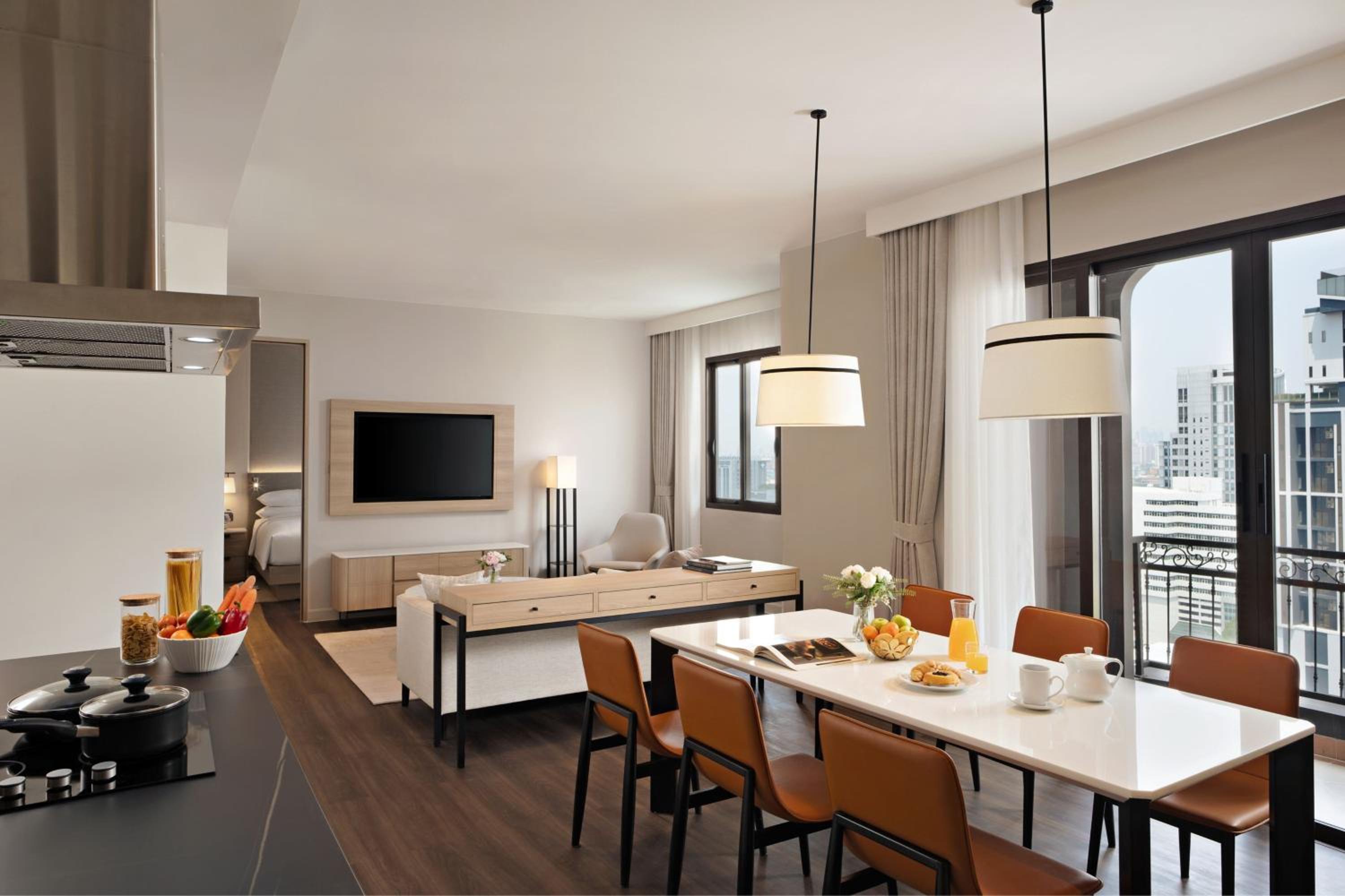 Two-Bedroom Grand Suite with City View and Balcony photo 3