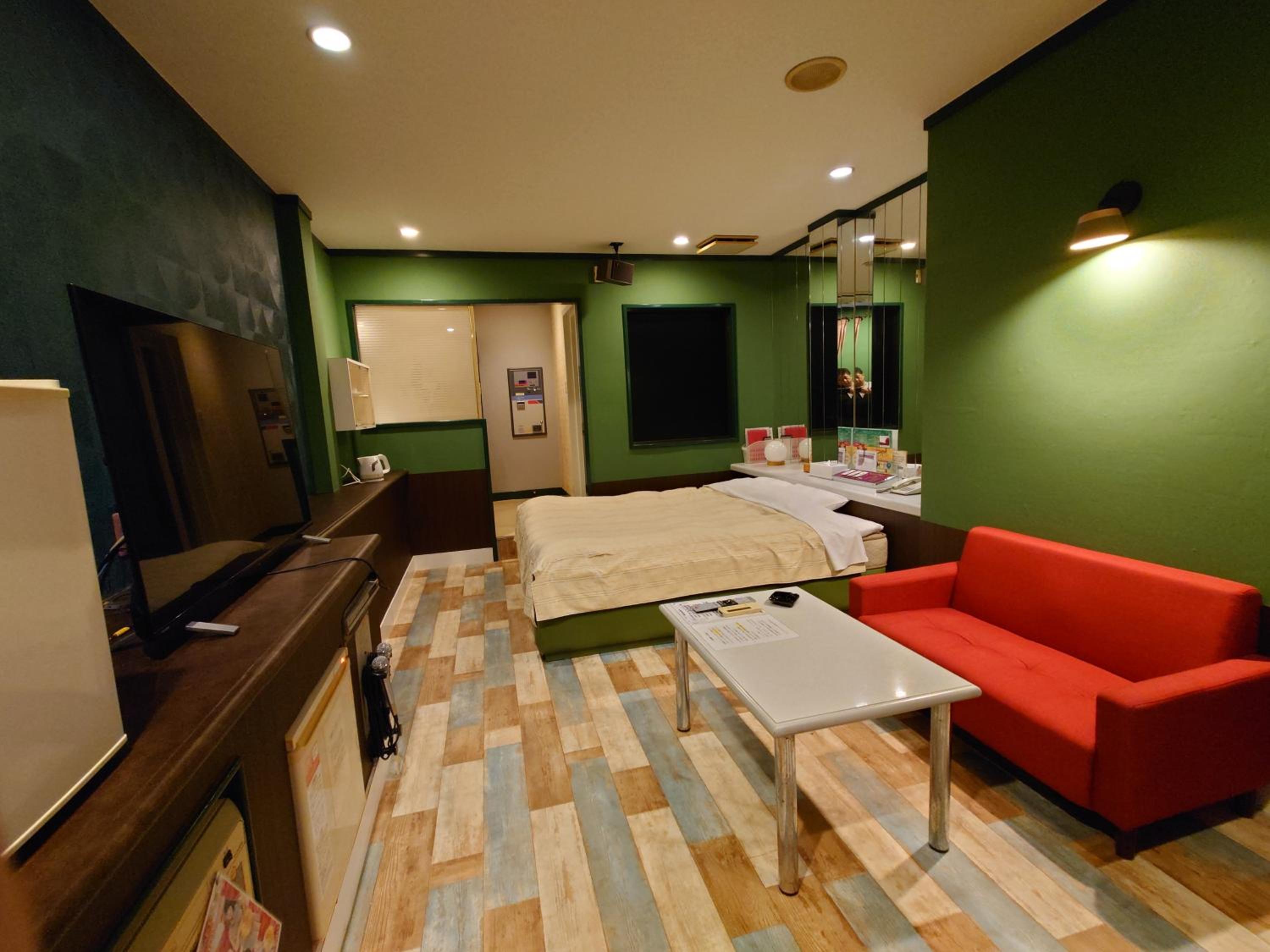 Queen Room photo 1