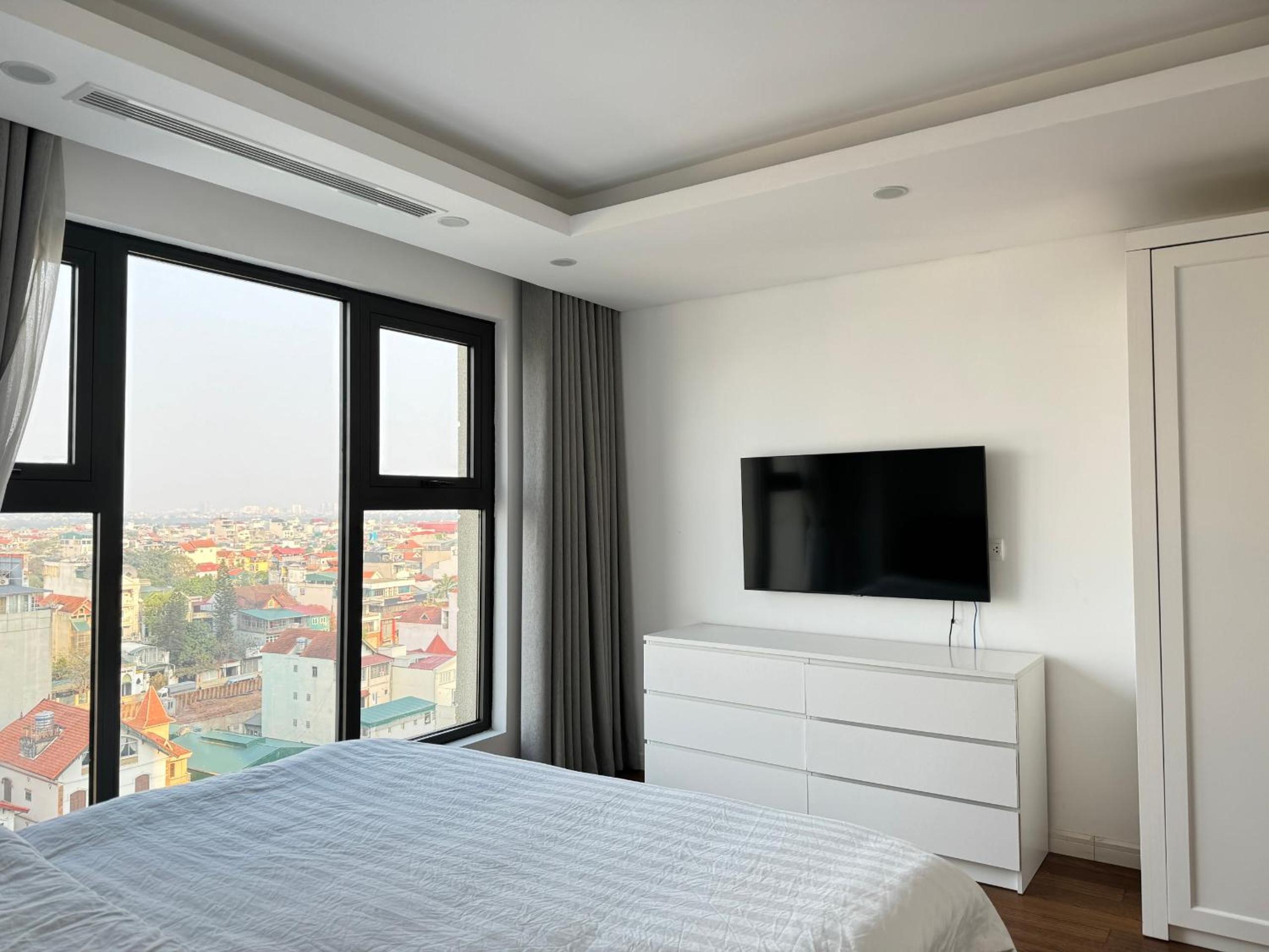 Apartment with City View