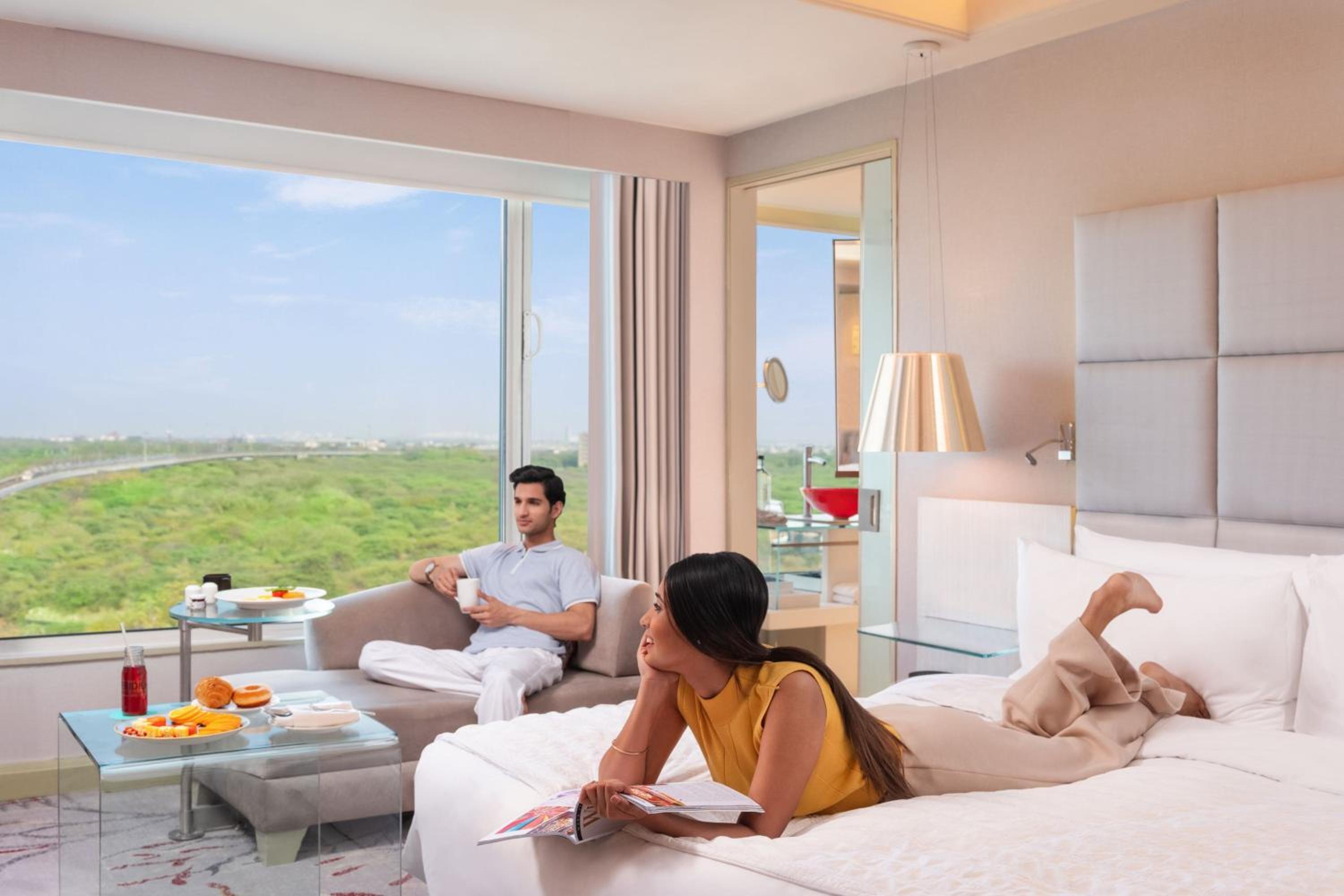 Executive King Room with Lounge Access - Photo 8