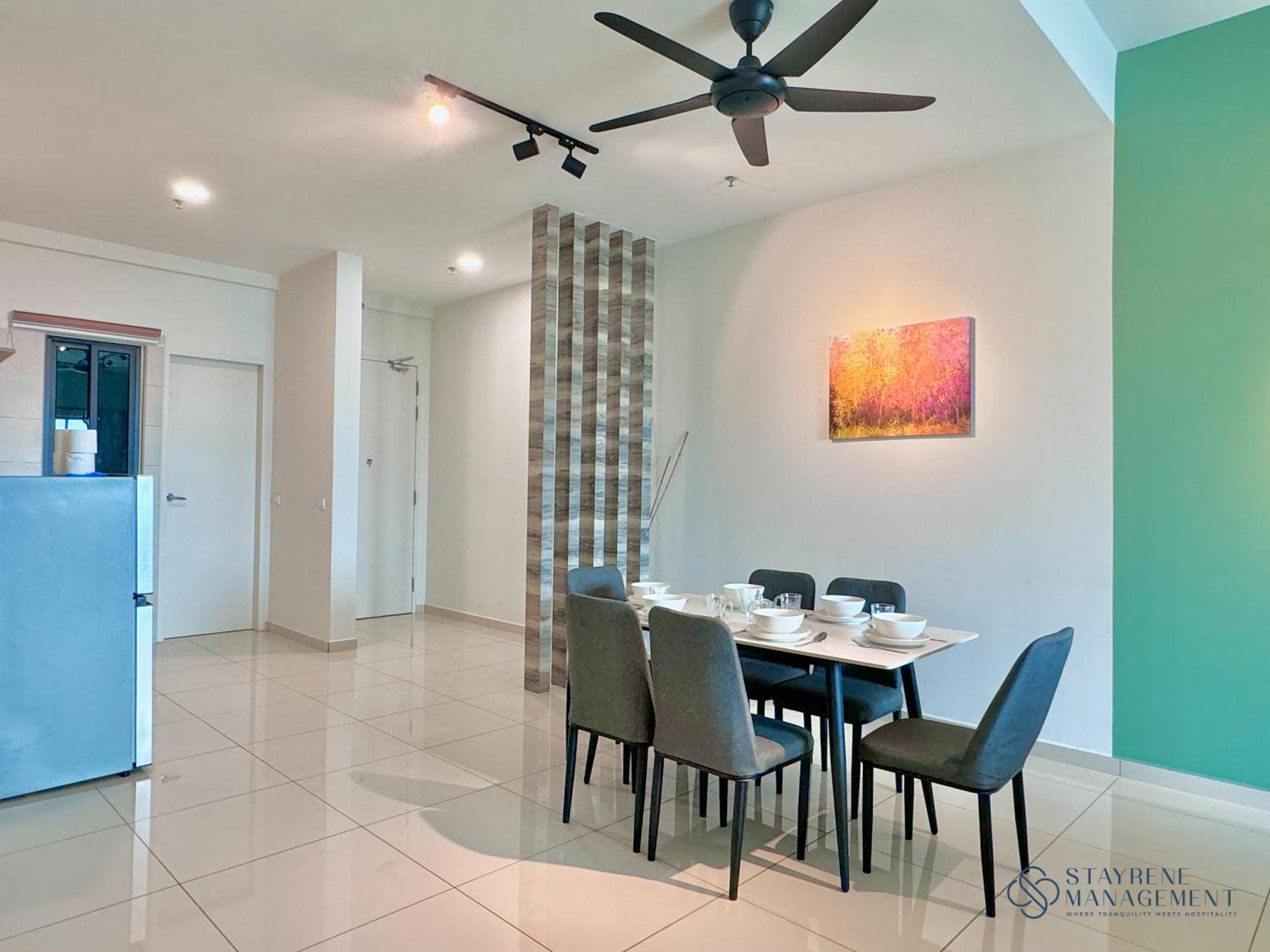 Three-Bedroom Apartment with Balcony - Photo 13