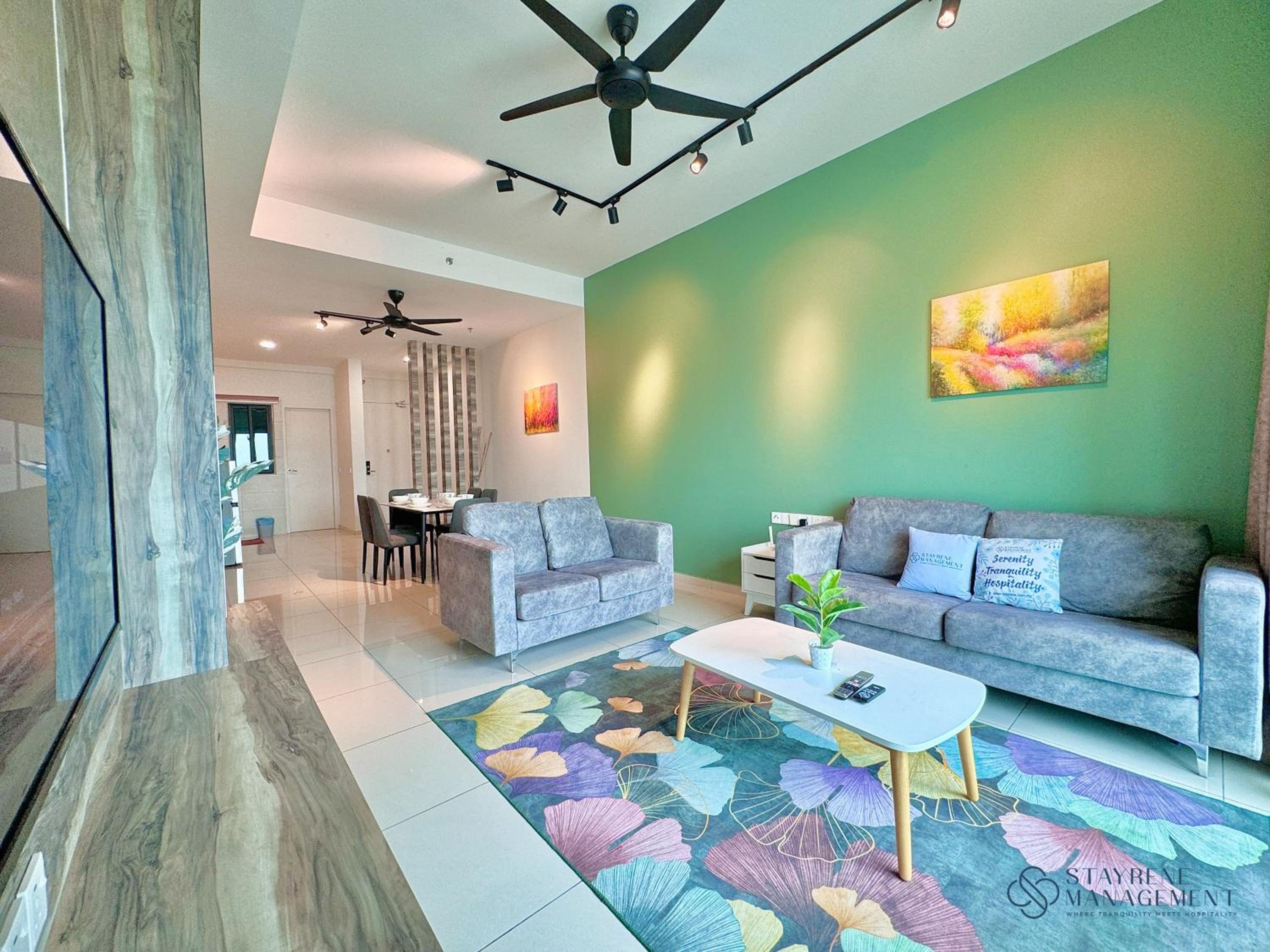 Three-Bedroom Apartment with Balcony - Photo 22