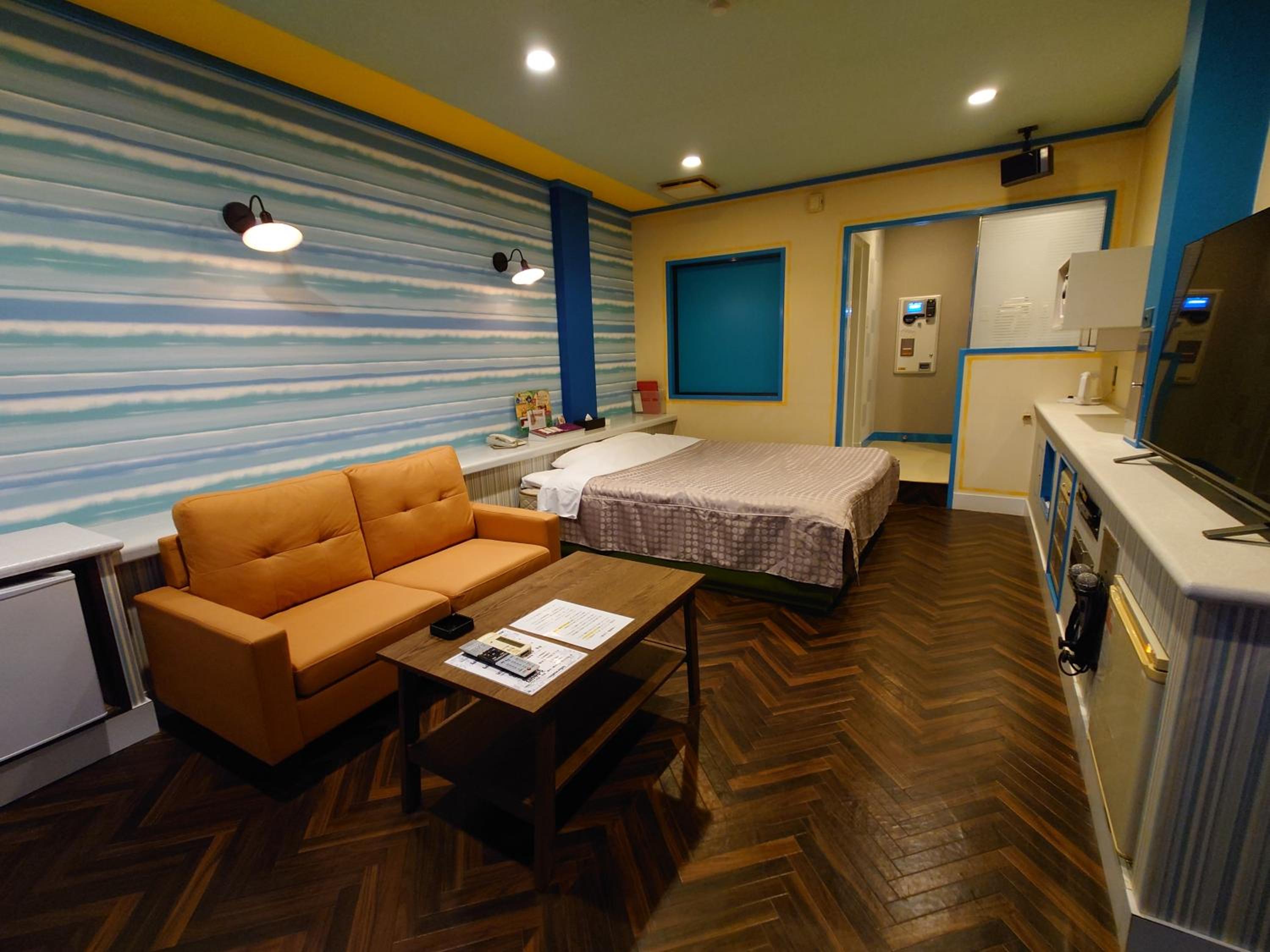 Queen Room photo 2