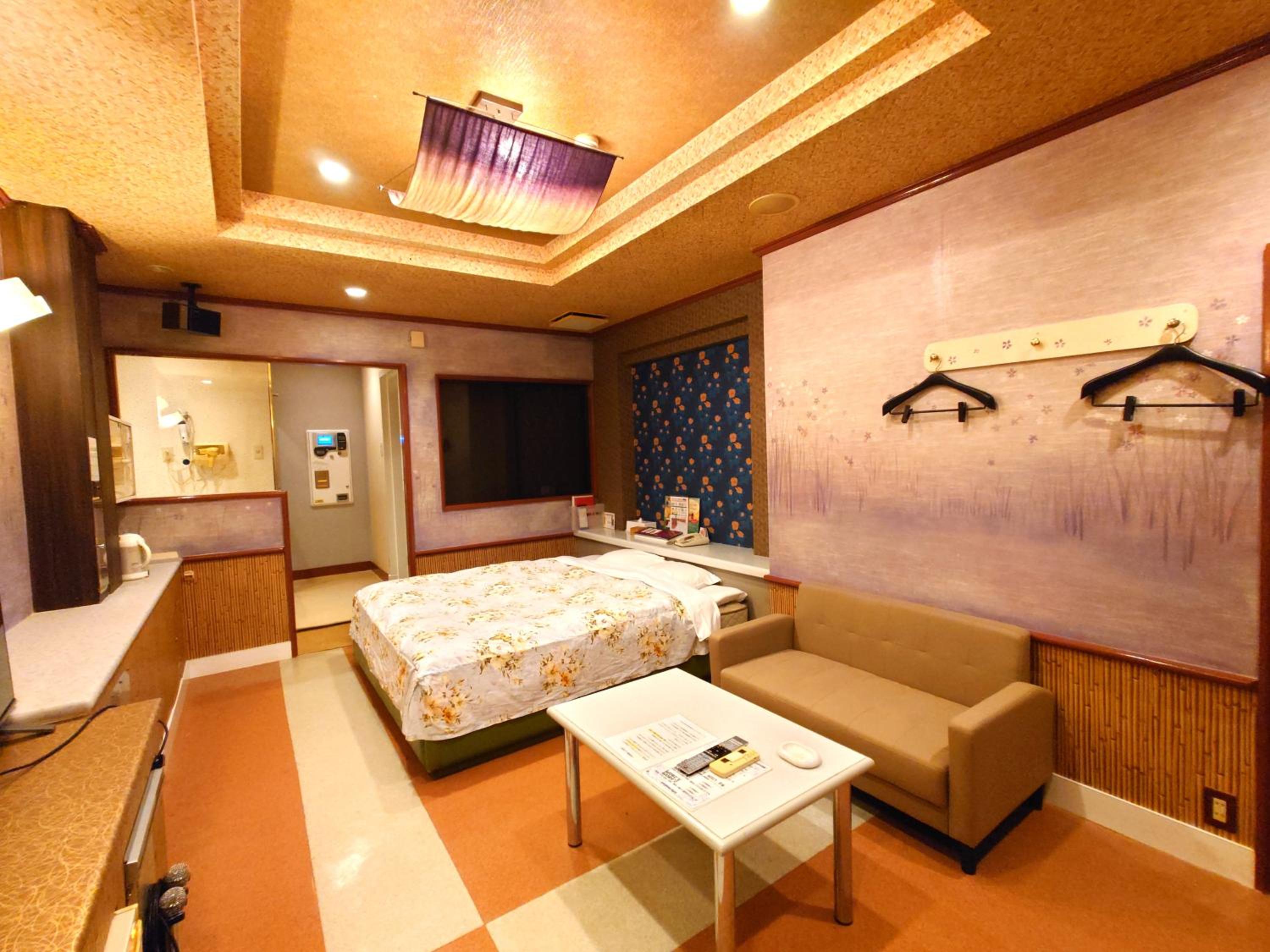 Queen Room photo 3