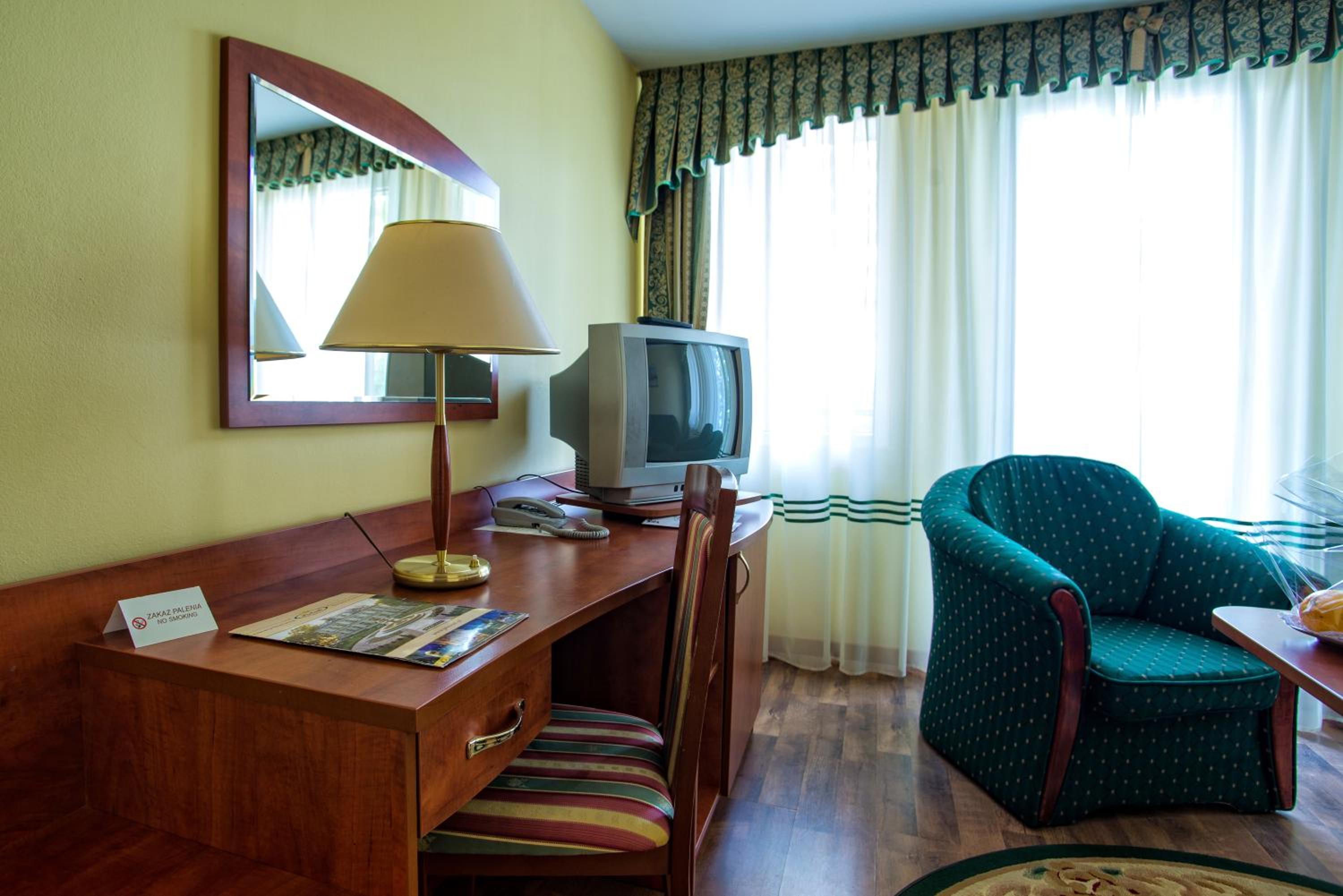 One-Bedroom Apartment - Photo 6