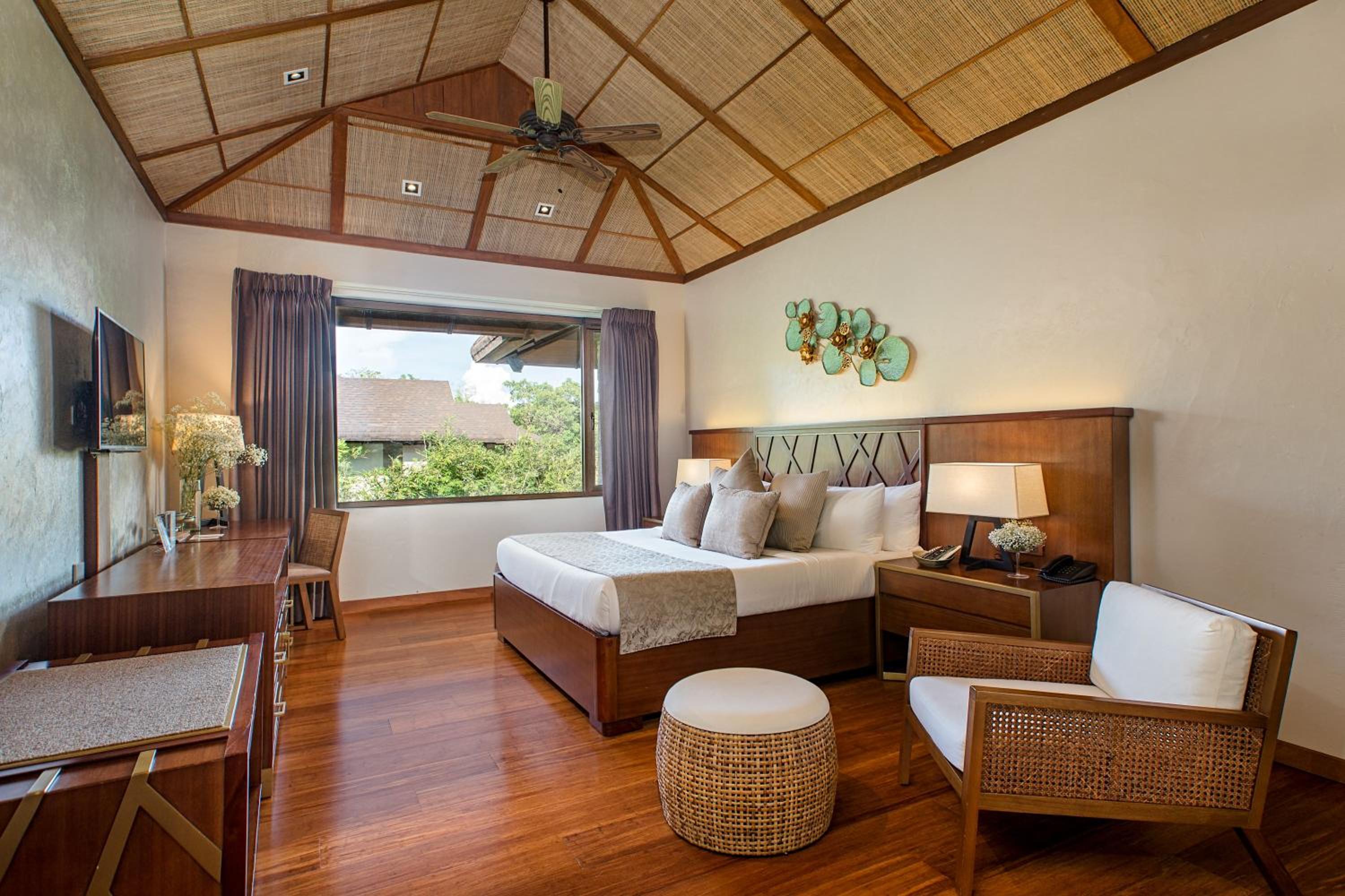 One-Bedroom Suite - Photo 1