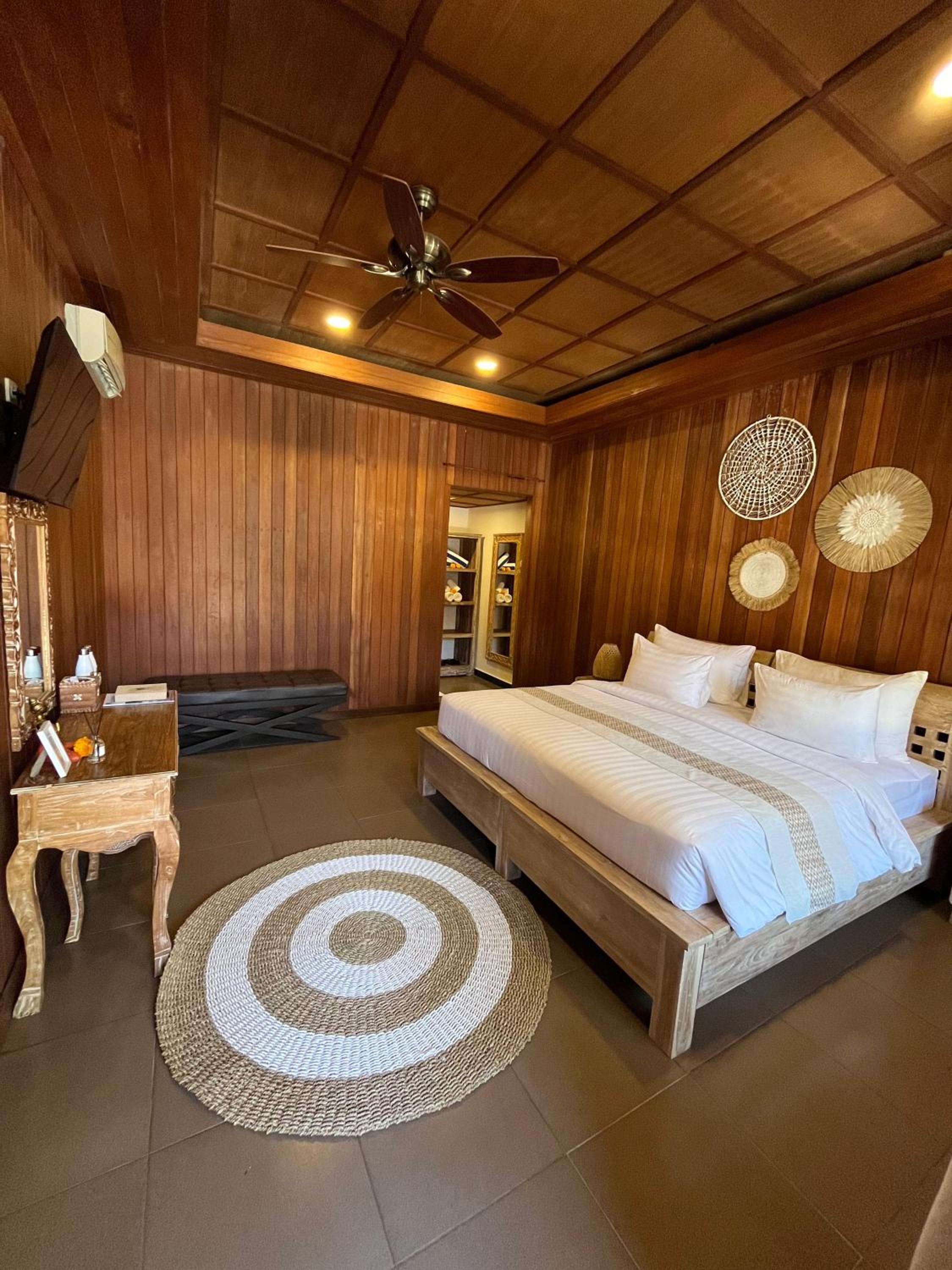 Deluxe Double Room - Photo 15