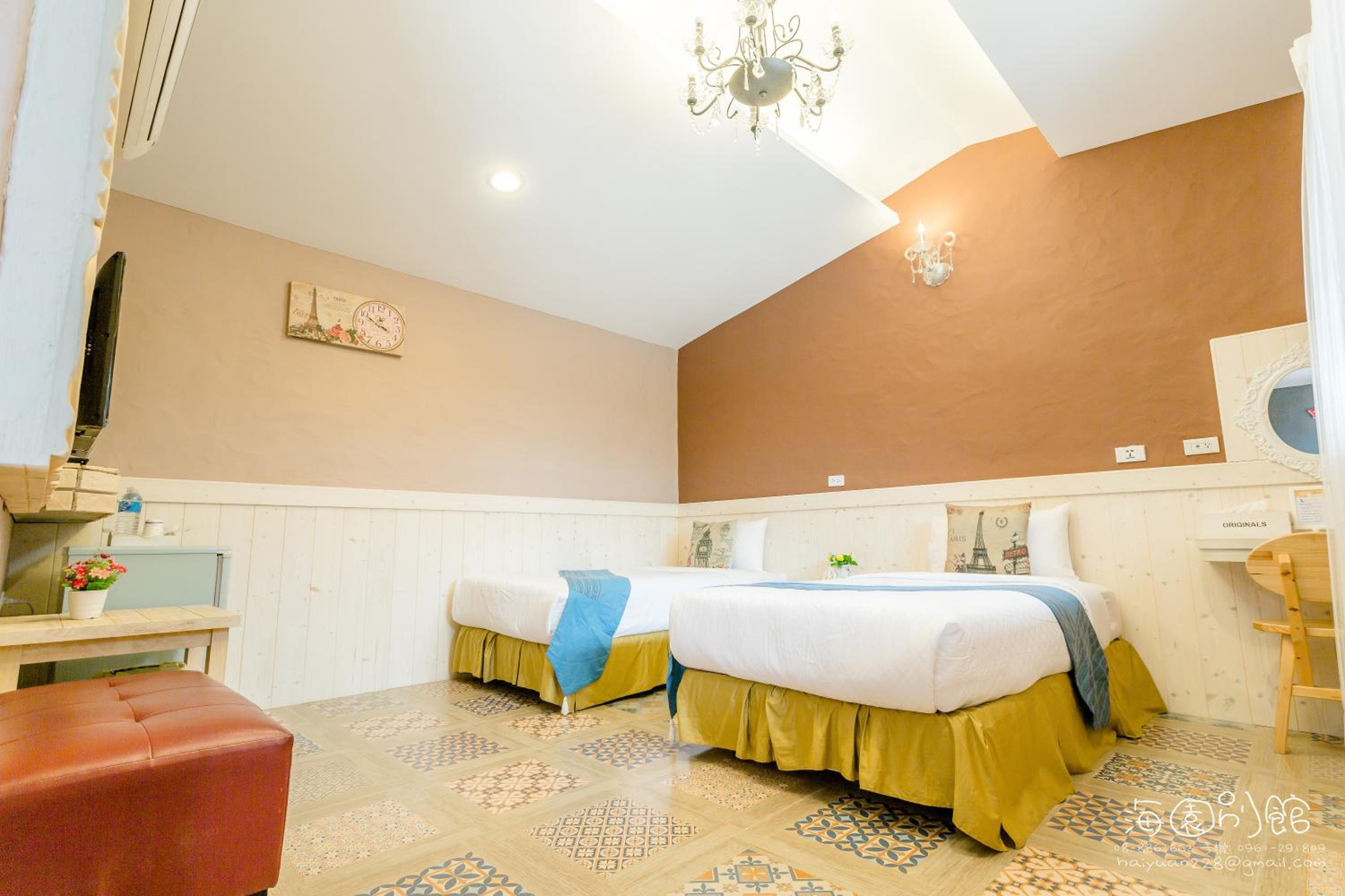 Twin Room - Photo 4