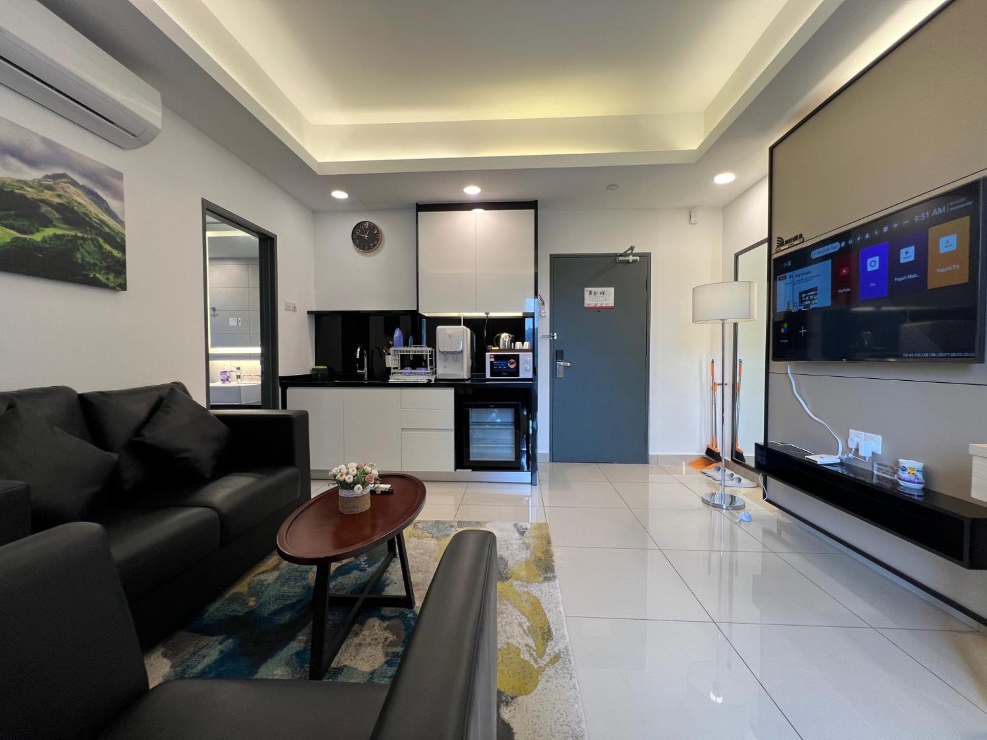Executive Suite - Photo 1