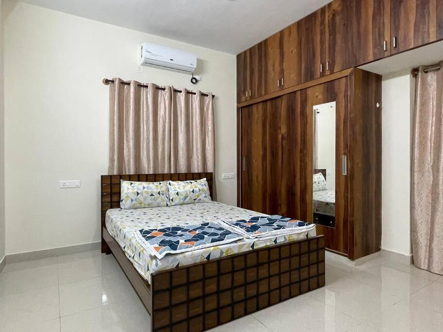 Two-Bedroom Apartment - Photo 2