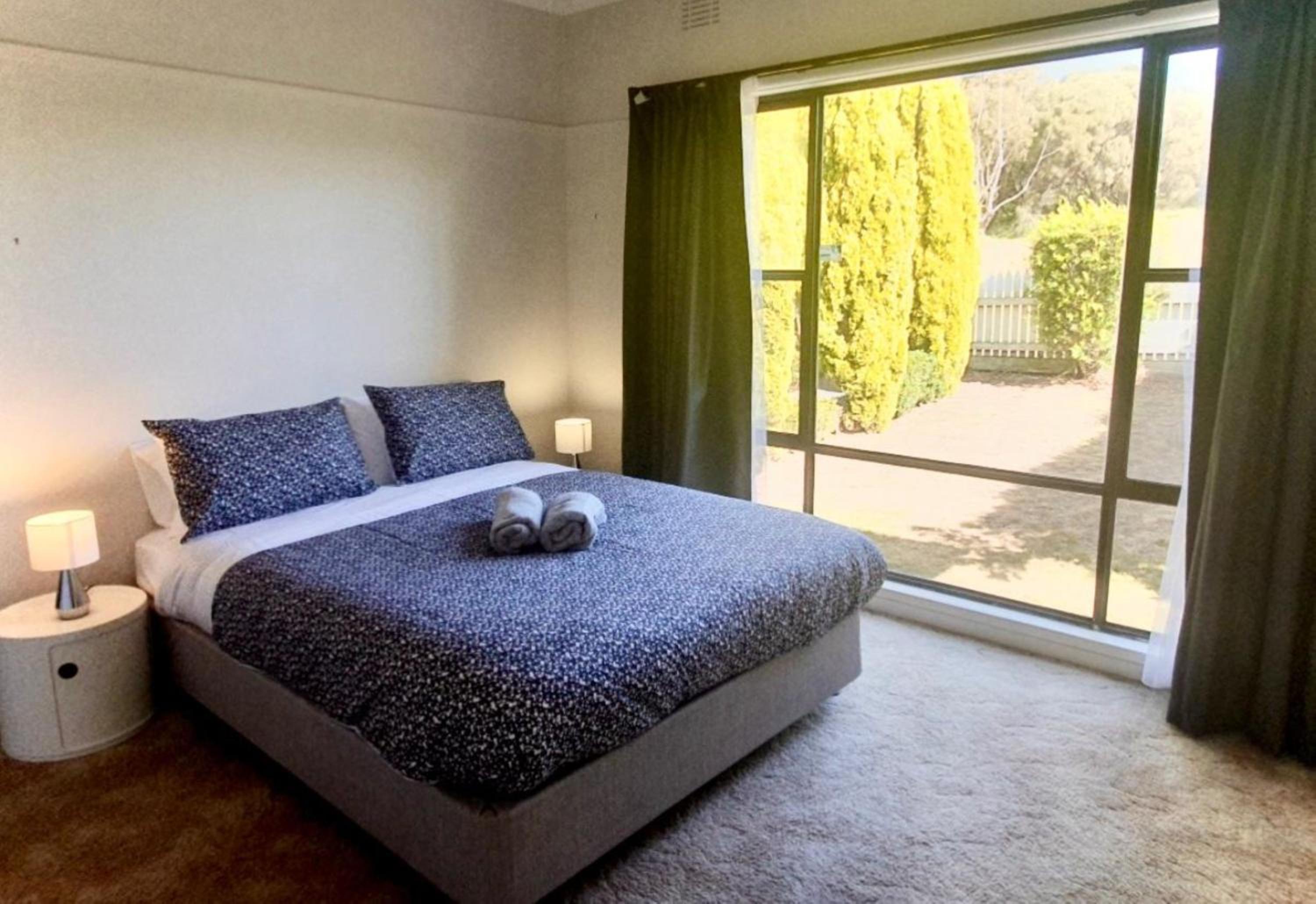 Three-Bedroom House photo 2