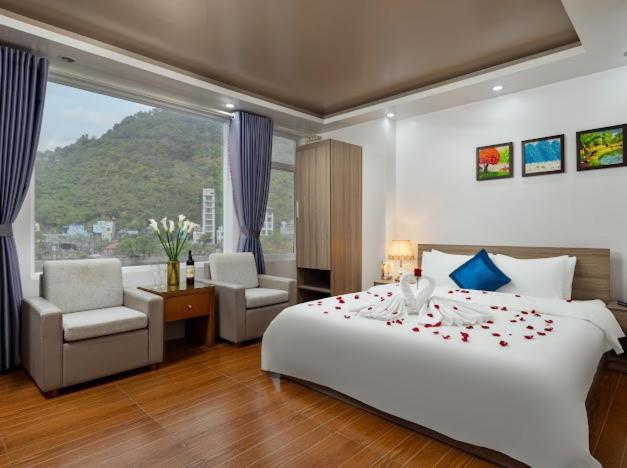 King Room with Lake View photo 1