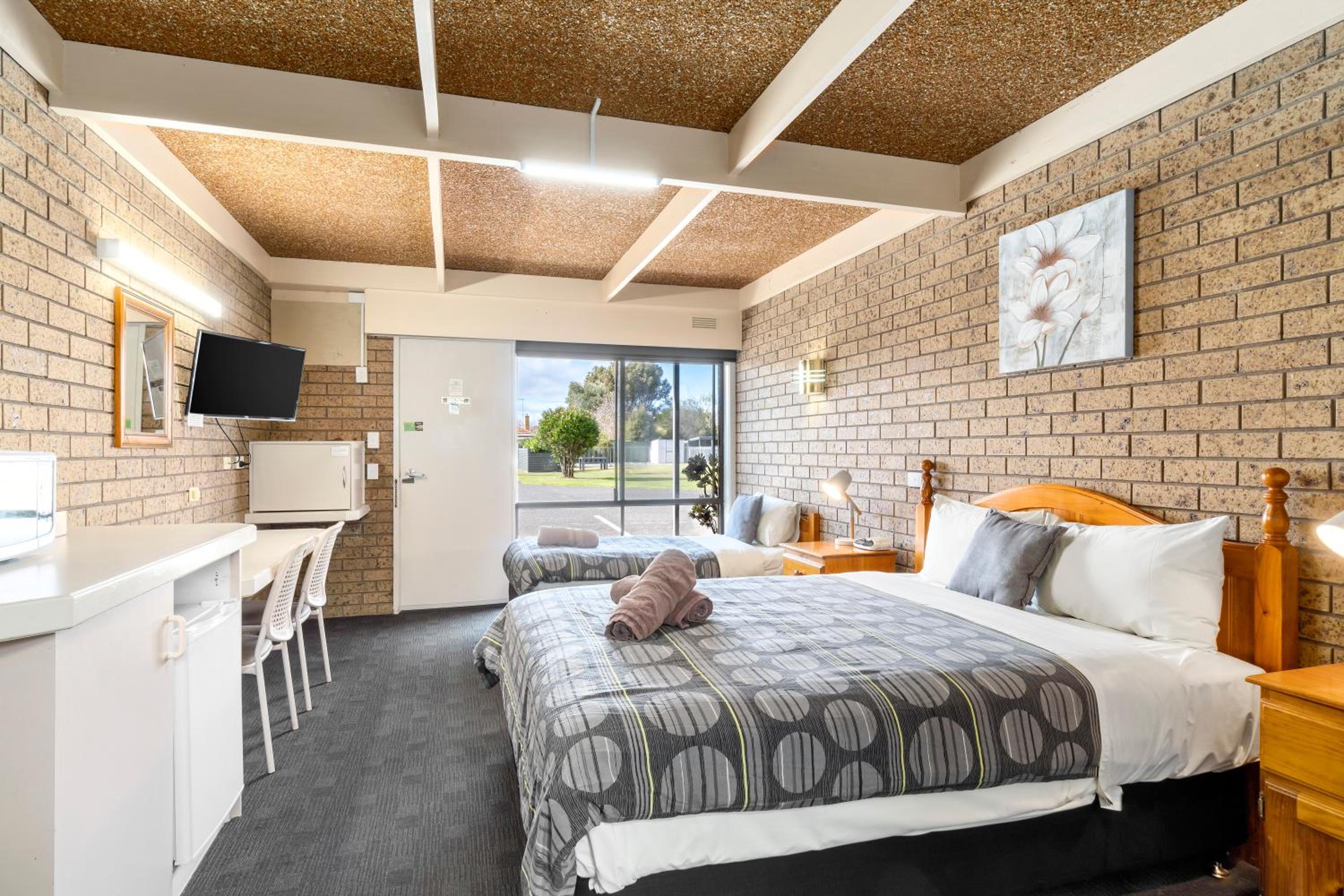 Twin Room with Pool View