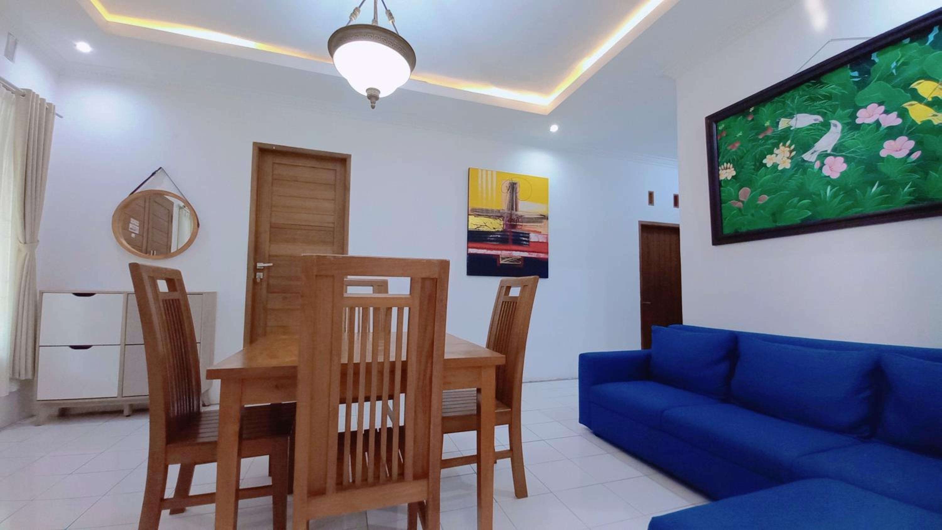 Five-Bedroom House - Photo 14