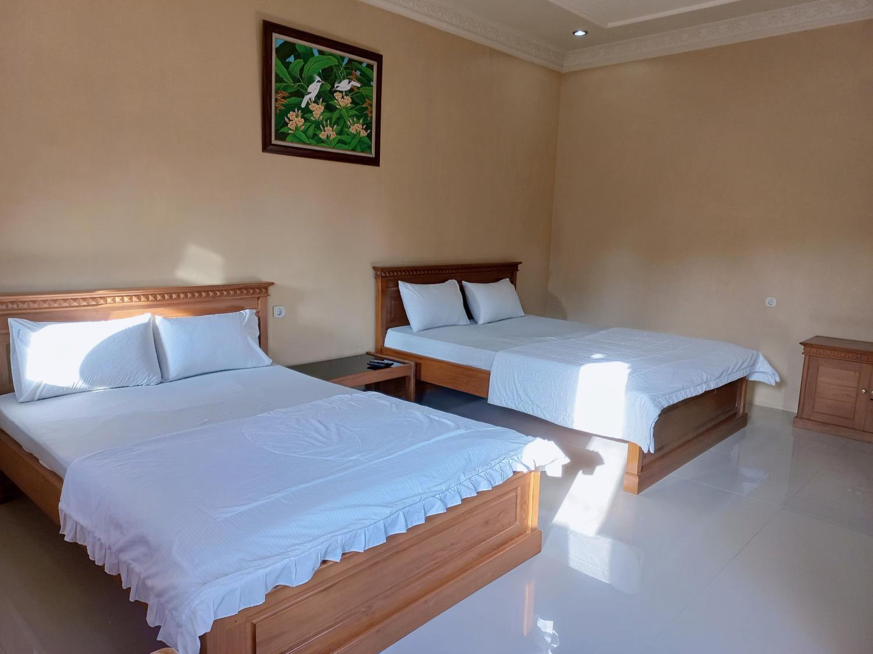 Five-Bedroom House - Photo 12
