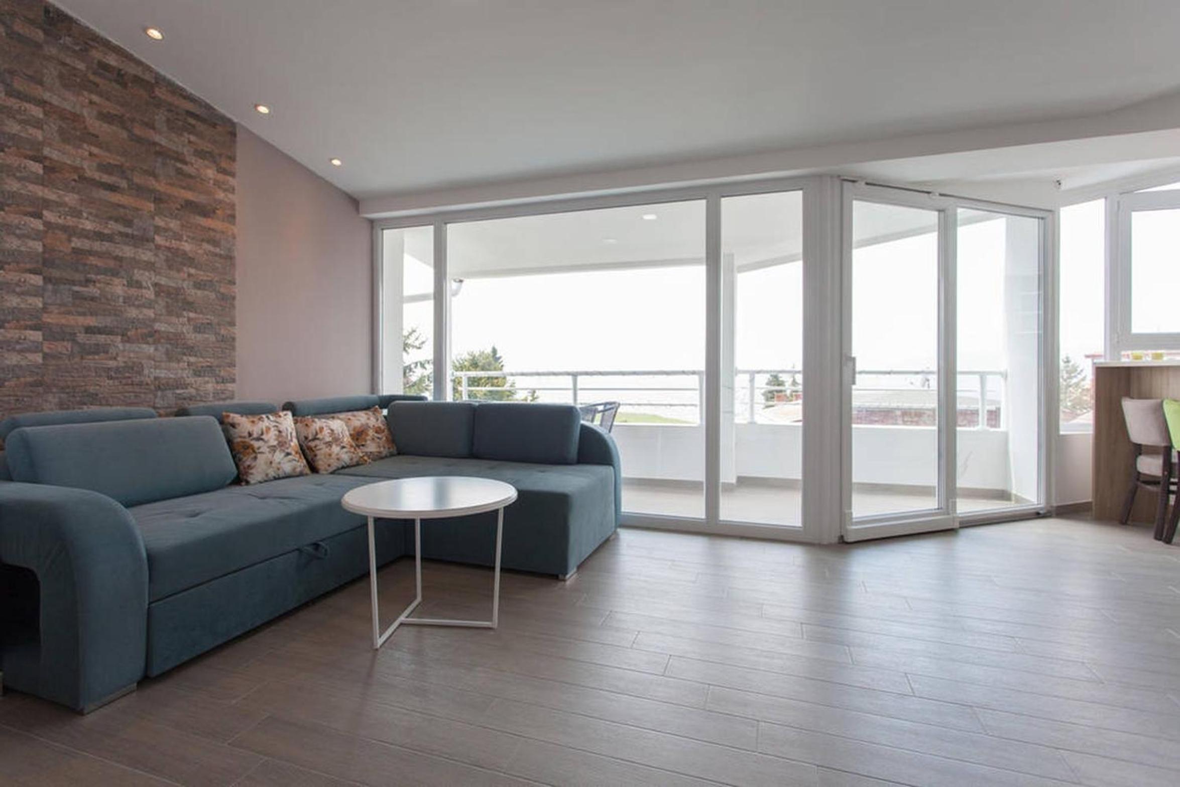 Apartment with Lake View - Top Floor - Photo 20