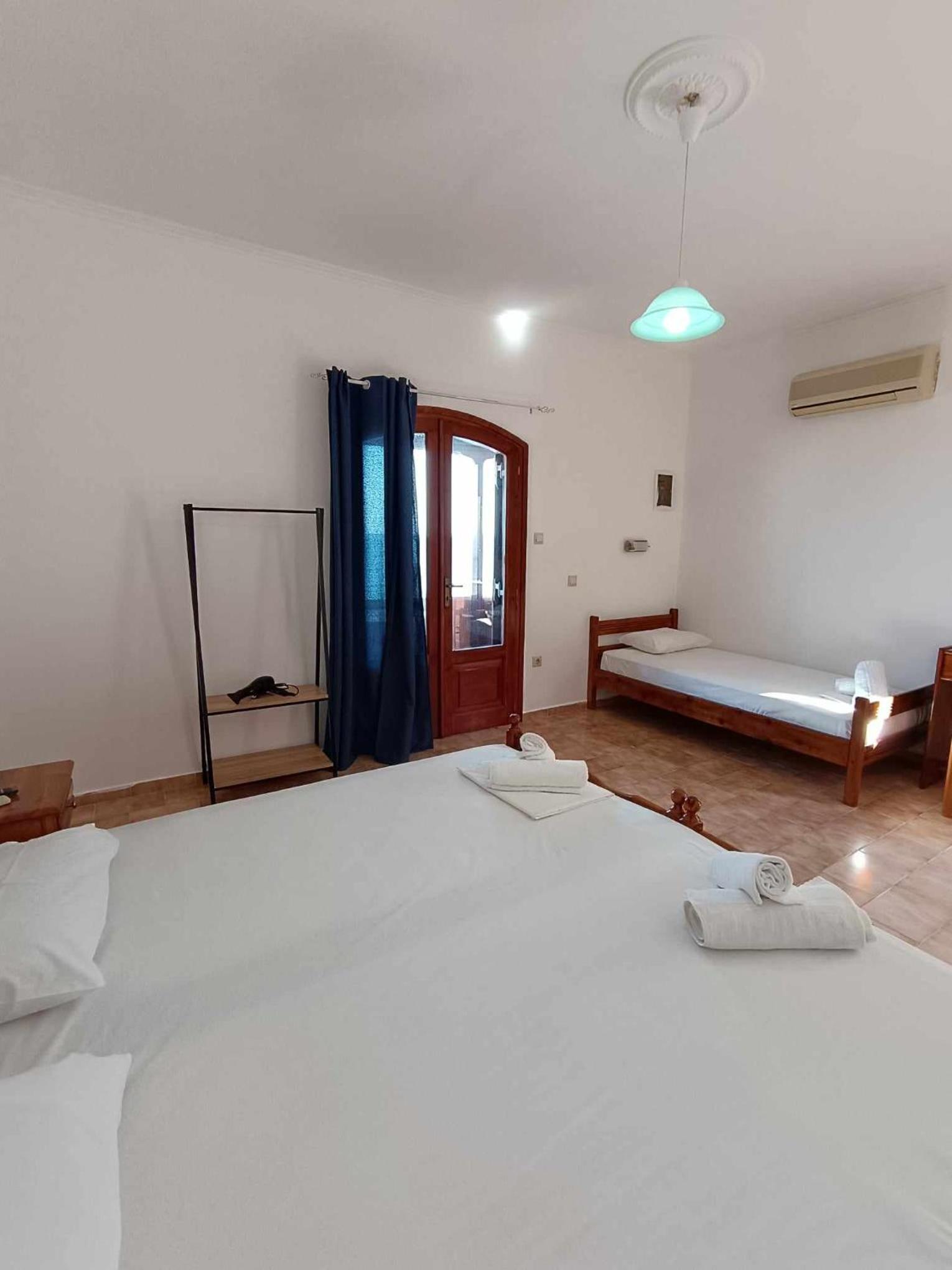 One-Bedroom Apartment with Balcony and Sea View photo 1