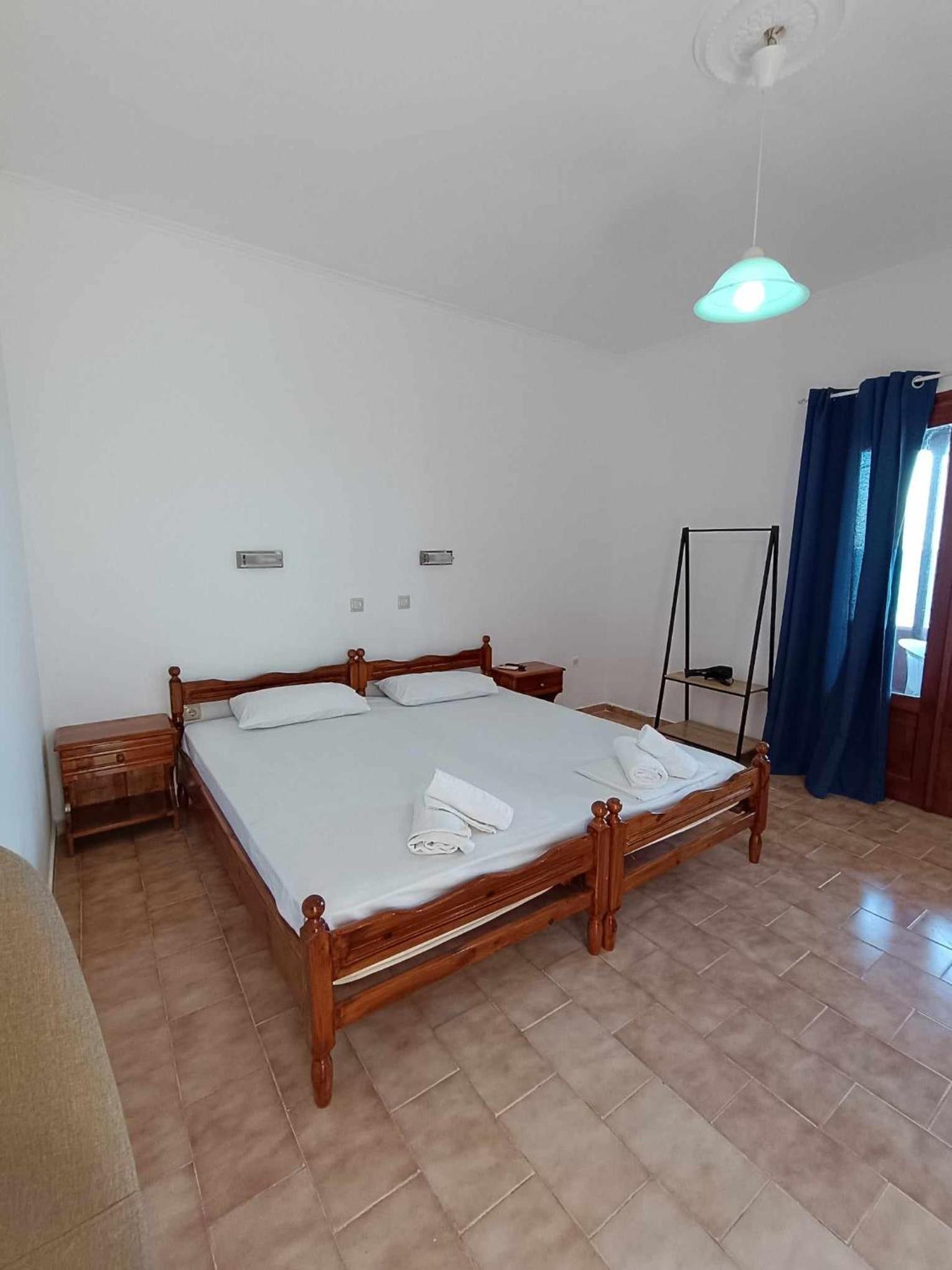 One-Bedroom Apartment with Balcony and Sea View photo 2