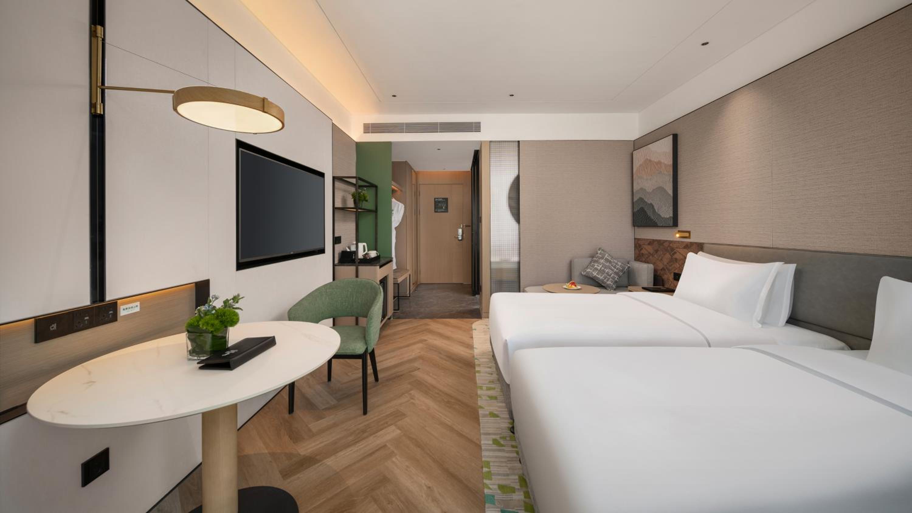 High Floor Standard Twin Room photo 3