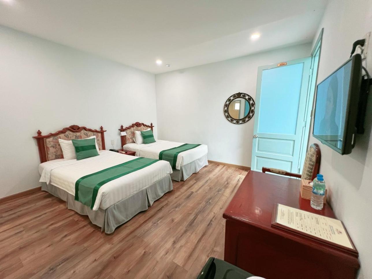 Standard Twin Room No Window