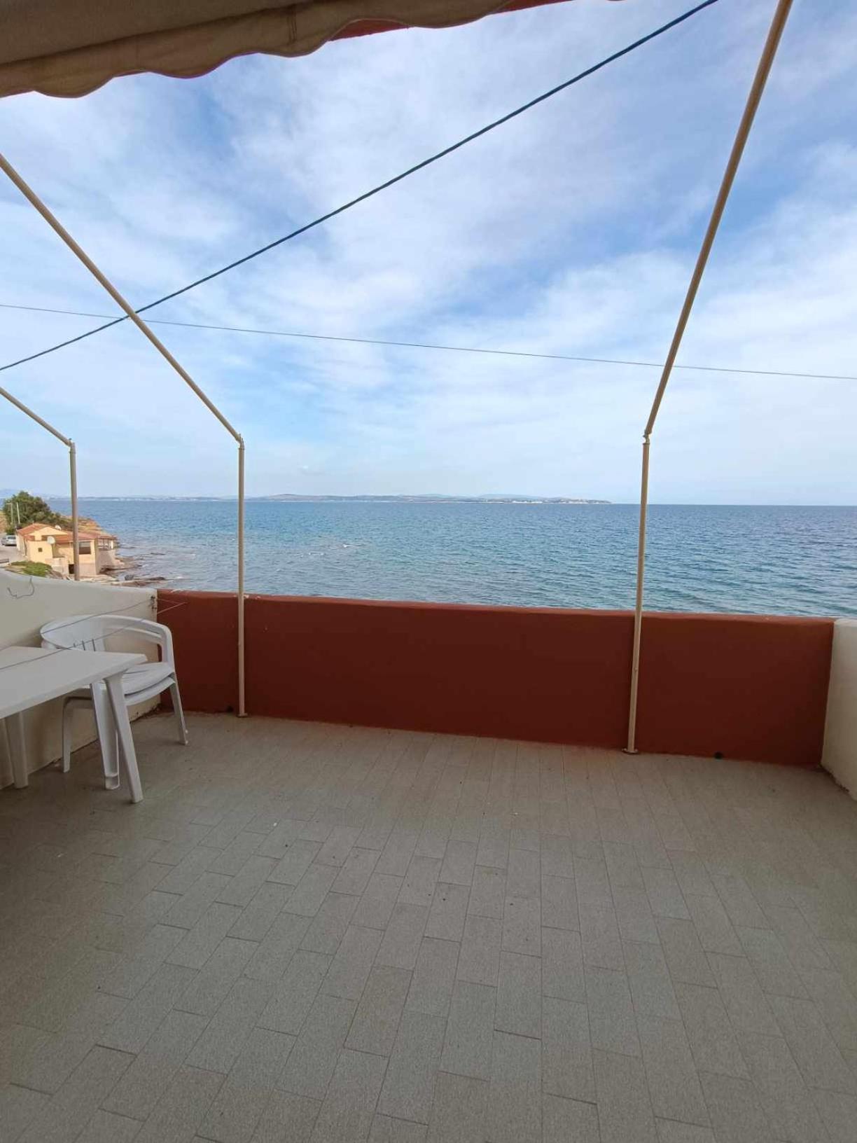 Studio Apartment with Balcony photo 3