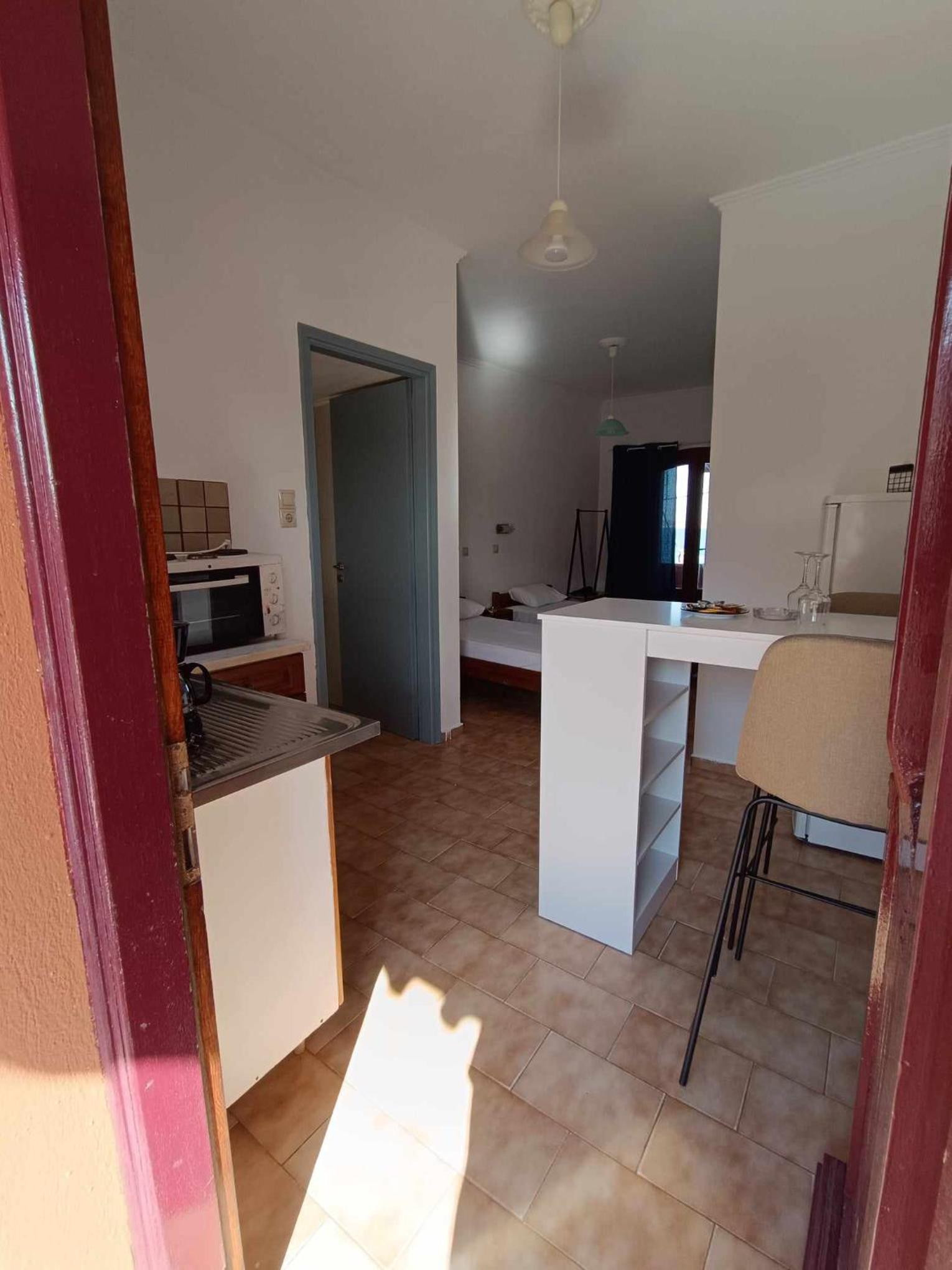 Studio Apartment with Balcony photo 1