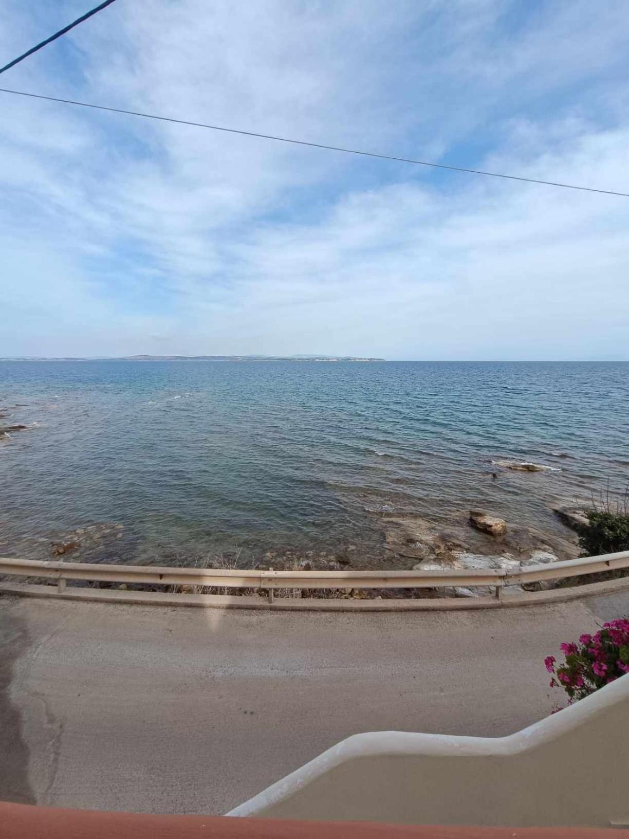 Studio Apartment with Balcony photo 3