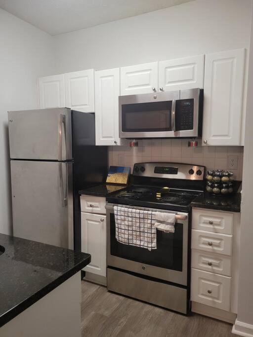 One-Bedroom Apartment photo 2