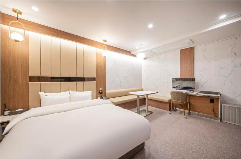 Premium Double Room with Movie photo 1