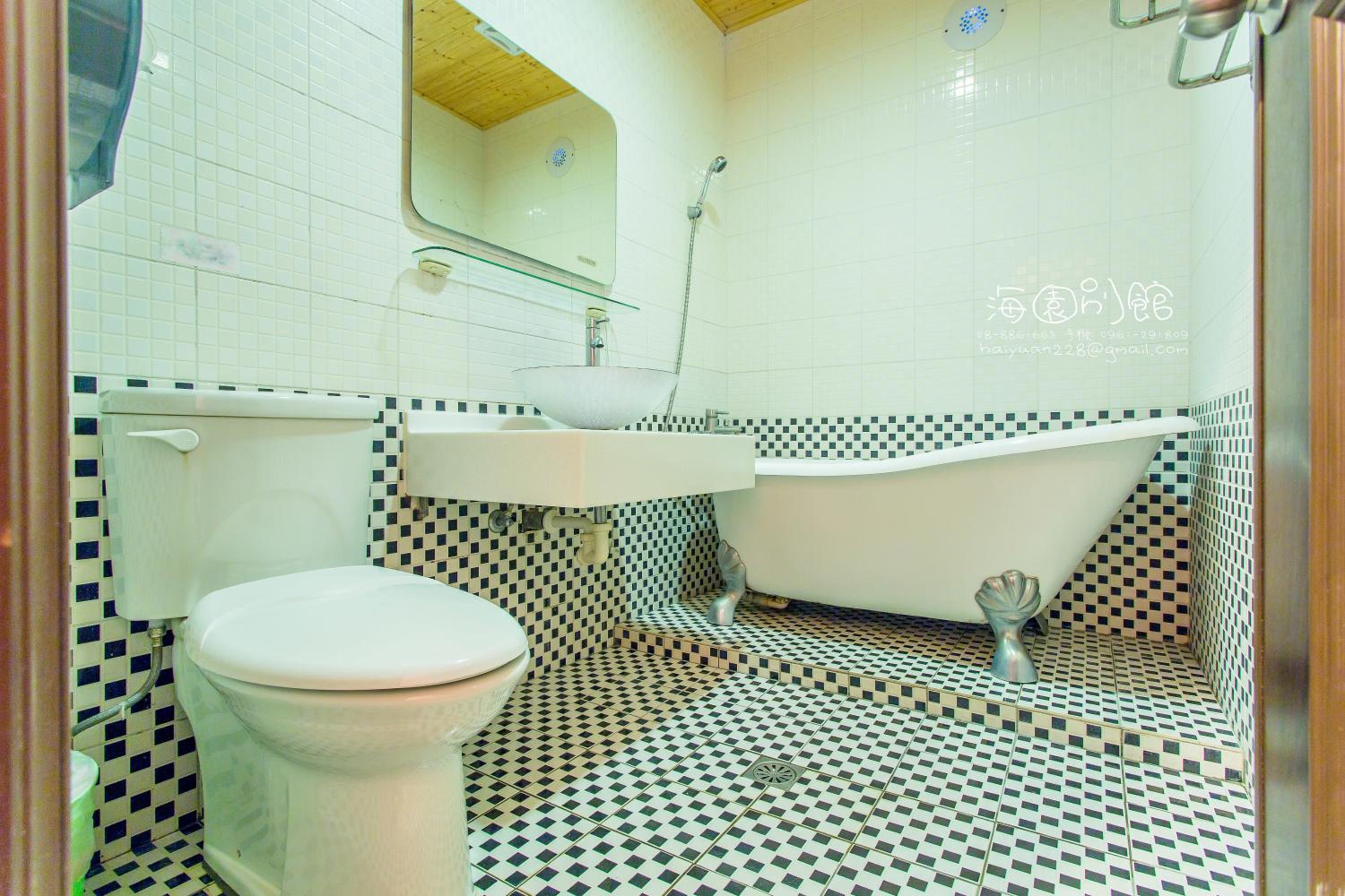 Double Room - Photo 9