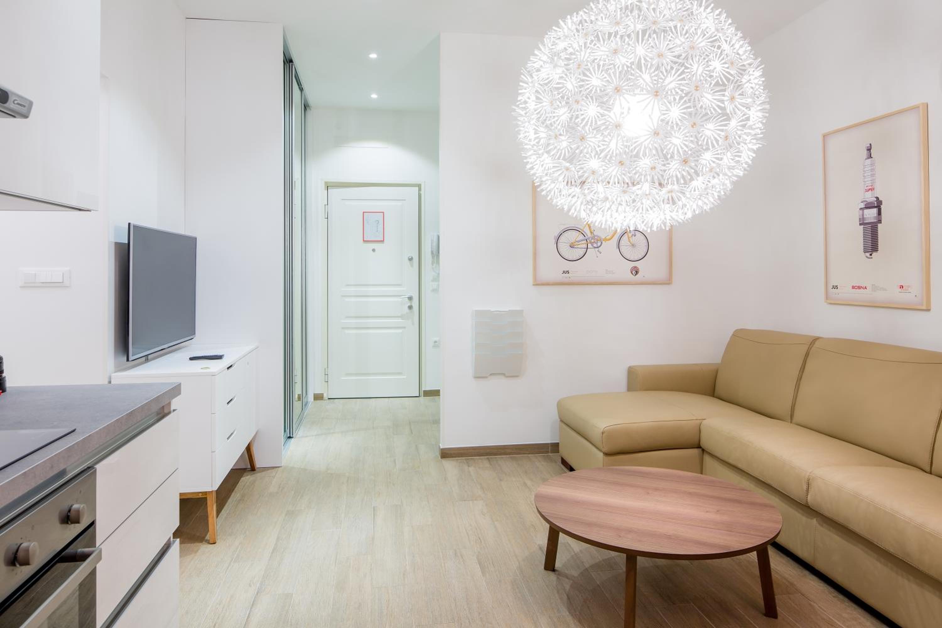 One-Bedroom Apartment (4 Adults) - Photo 10
