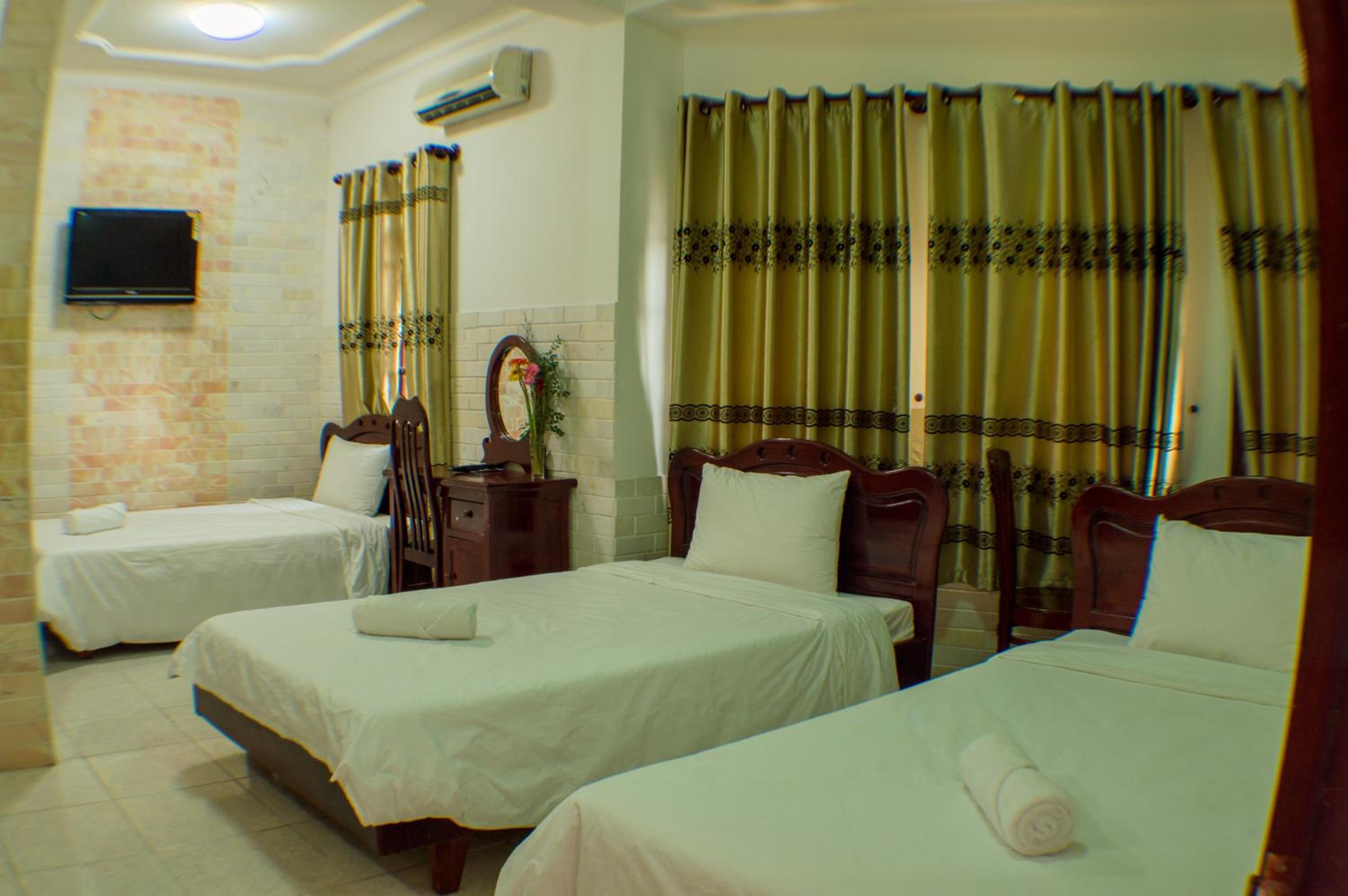 Triple Room with City View