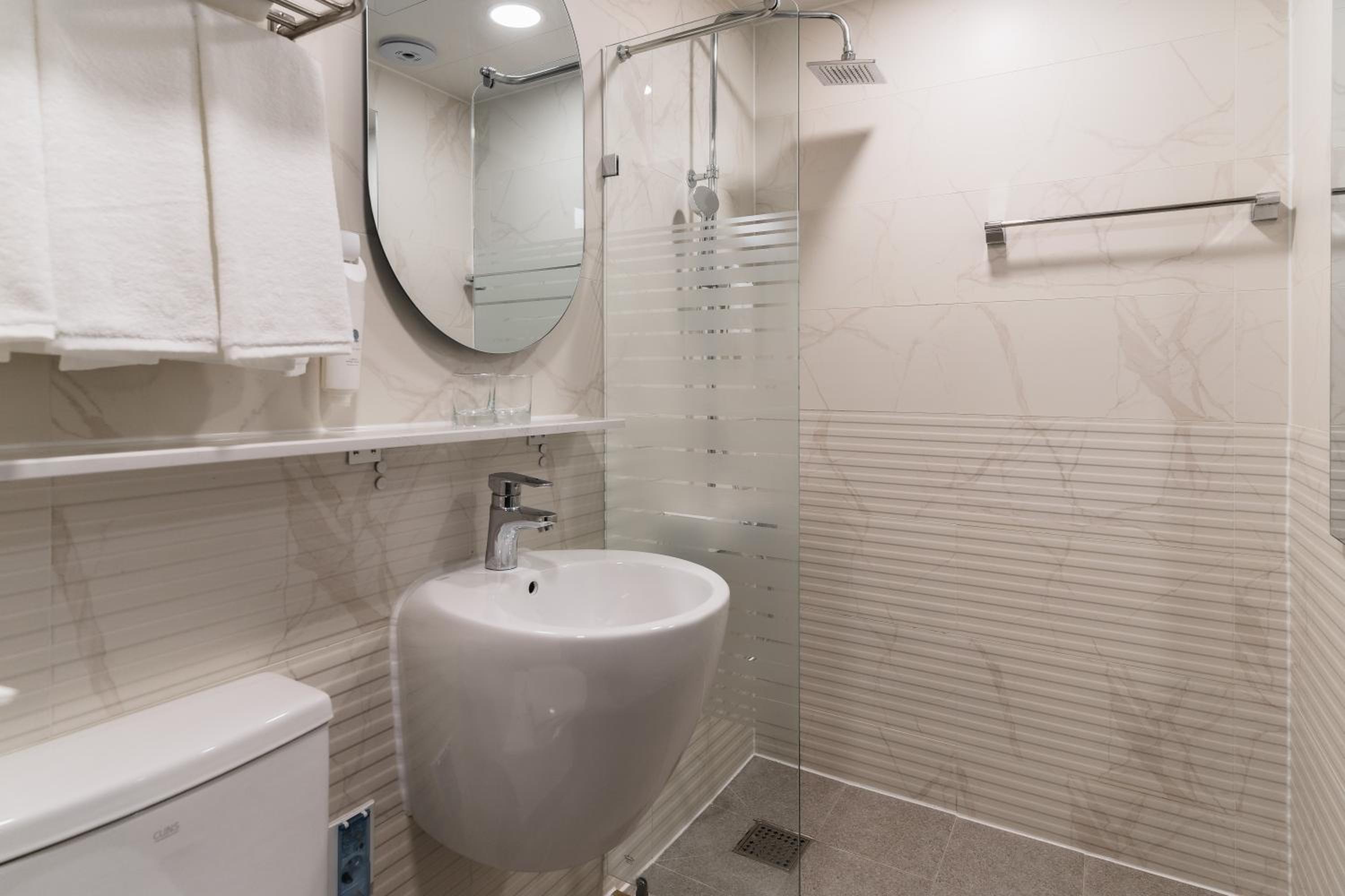 Deluxe Double room - 24hours stay(check out 3pm)